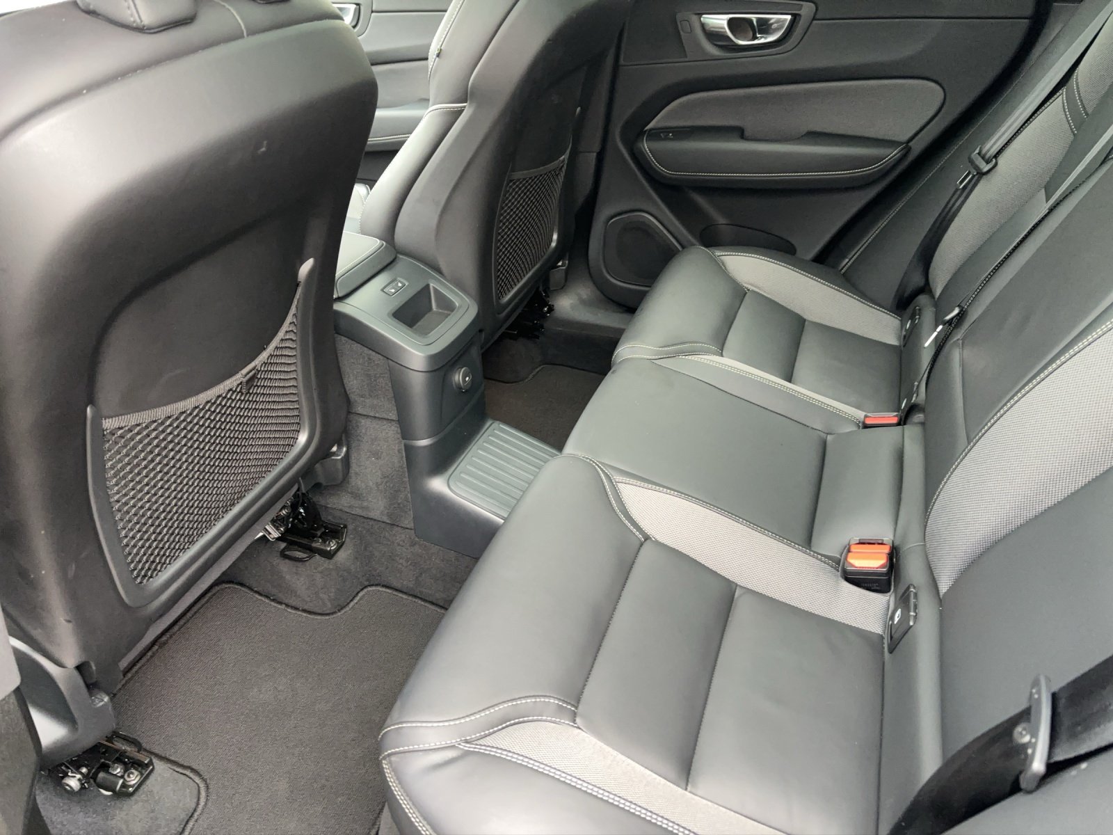 VOLVO XC60 2.0 T6 TE Plus Dark eAWD, Plug-in-Hybrid Benzin/Elektro, Occasion / Gebraucht, Automatik - 7