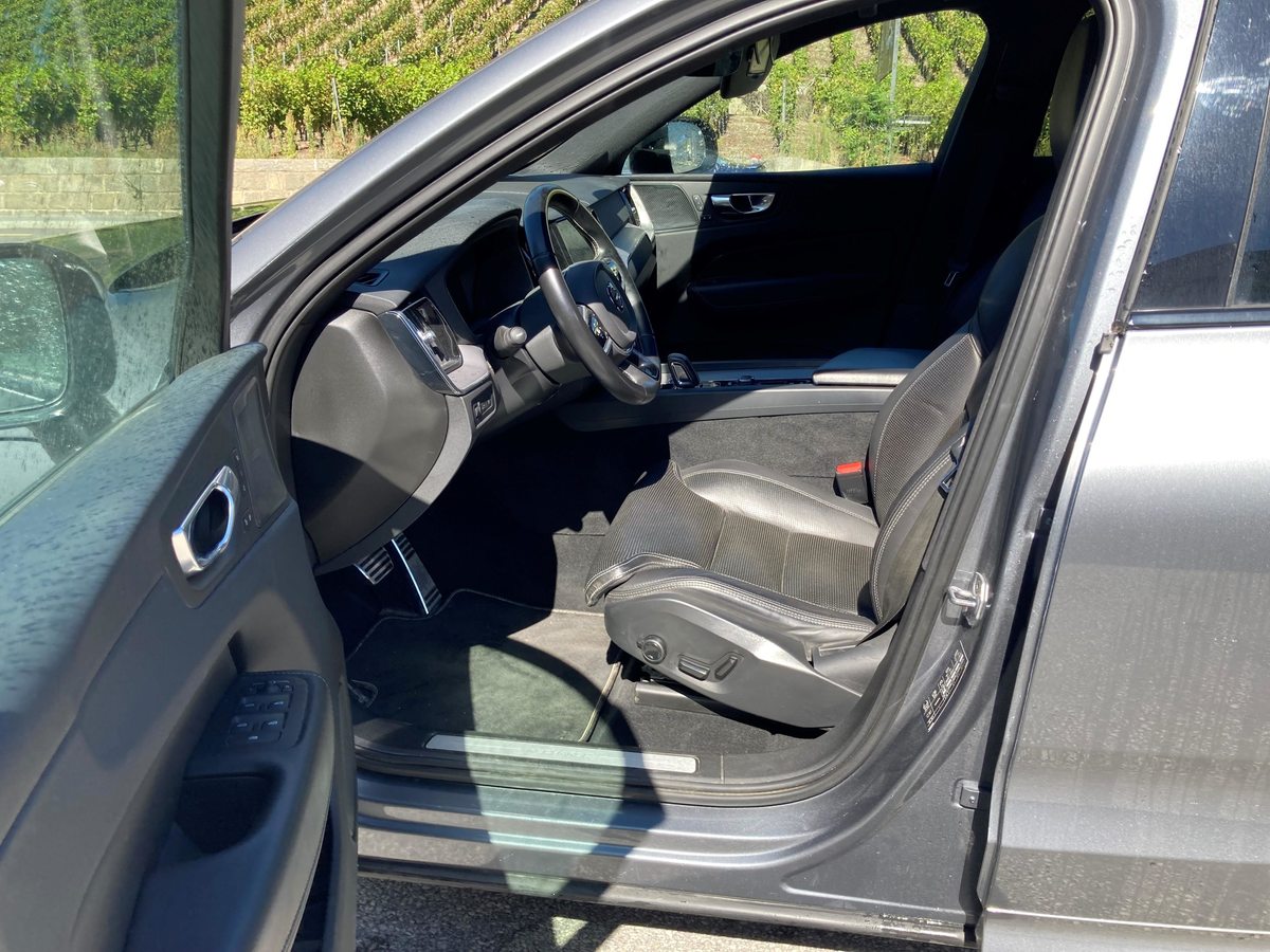VOLVO XC60 2.0 T6 TE R-Design eAWD, Plug-in-Hybrid Petrol/Electric, Second hand / Used, Automatic - 6
