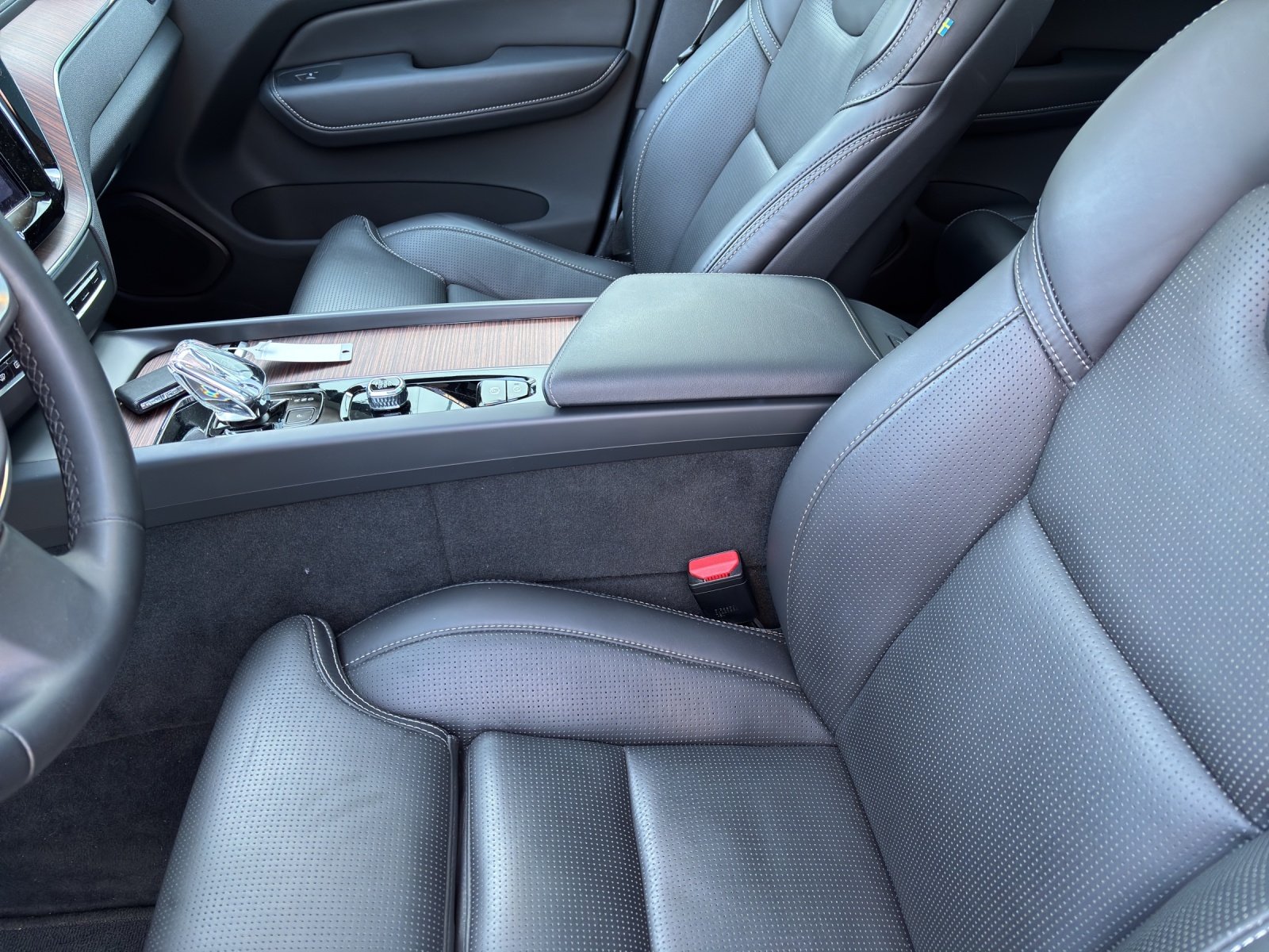 VOLVO XC60 2.0 T8 TE Ultimate Dark eAWD, Plug-in-Hybrid Benzin/Elektro, Occasion / Gebraucht, Automatik - 6