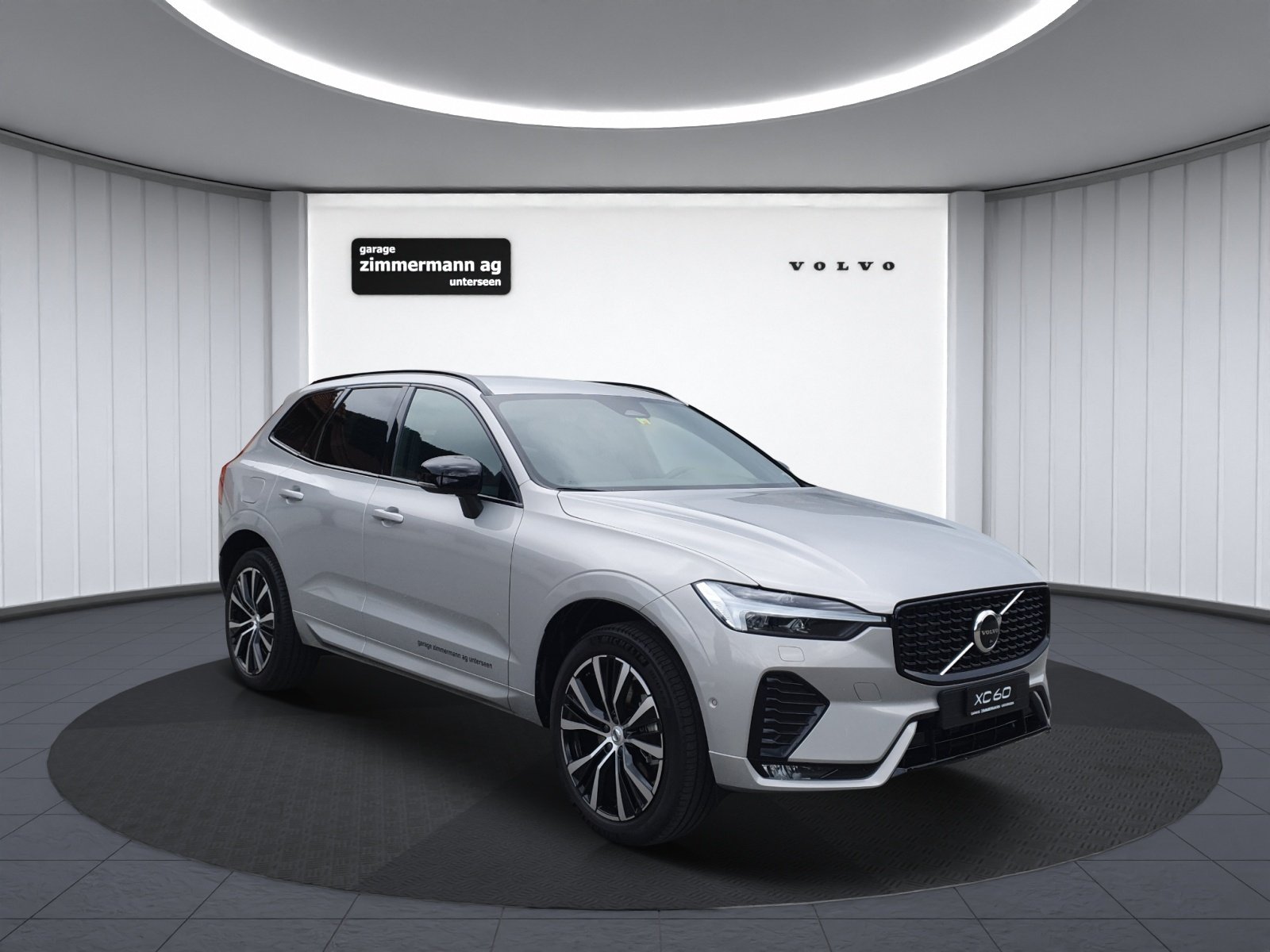 VOLVO XC60 2.0 B5 MH Plus Dark AWD, Mild-Hybrid Benzin/Elektro, Occasion / Gebraucht, Automatik - 3
