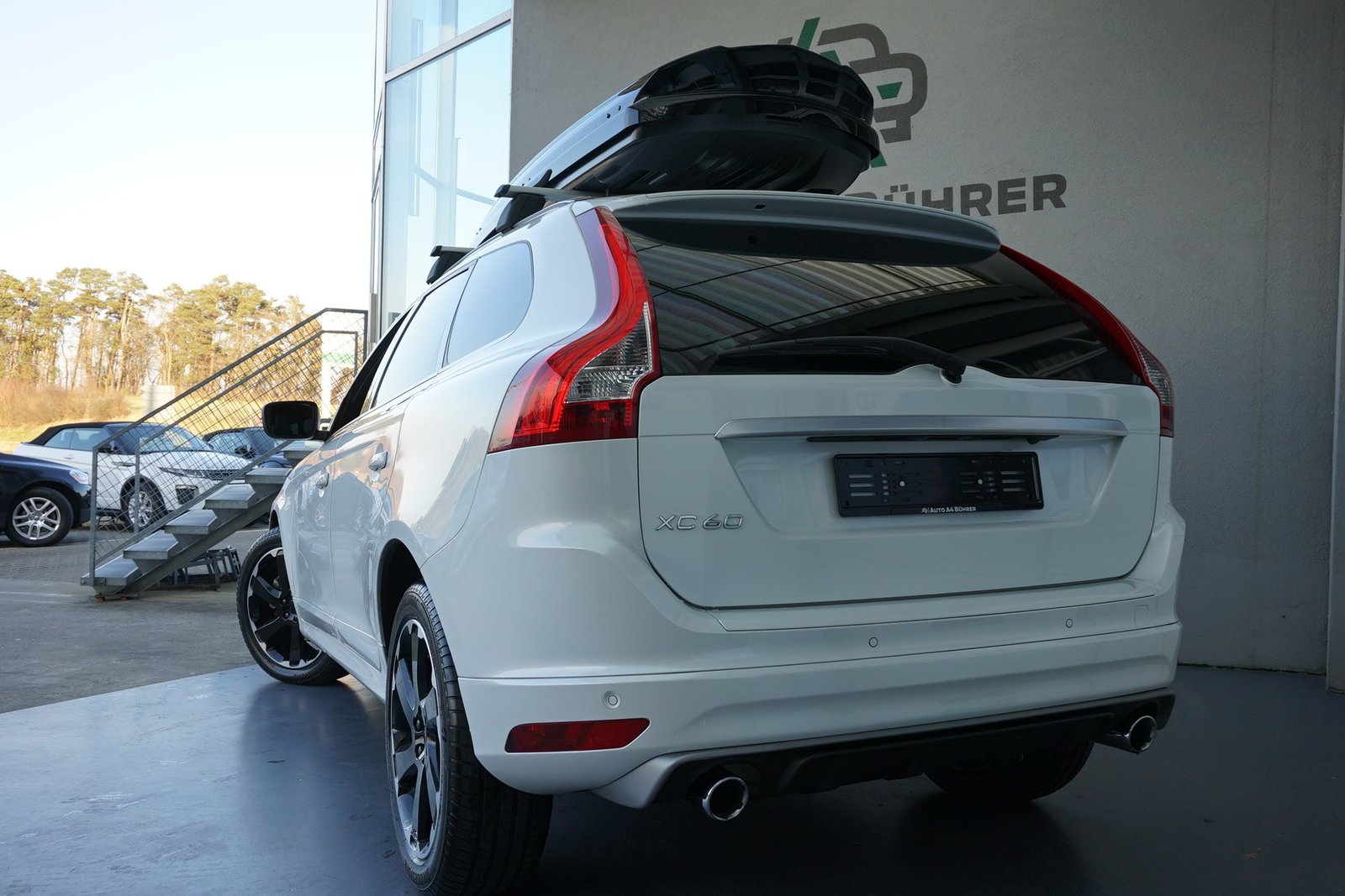 VOLVO XC60 T6 AWD Momentum R-Design Geartronic, Benzin, Occasion / Gebraucht, Automatik - 6