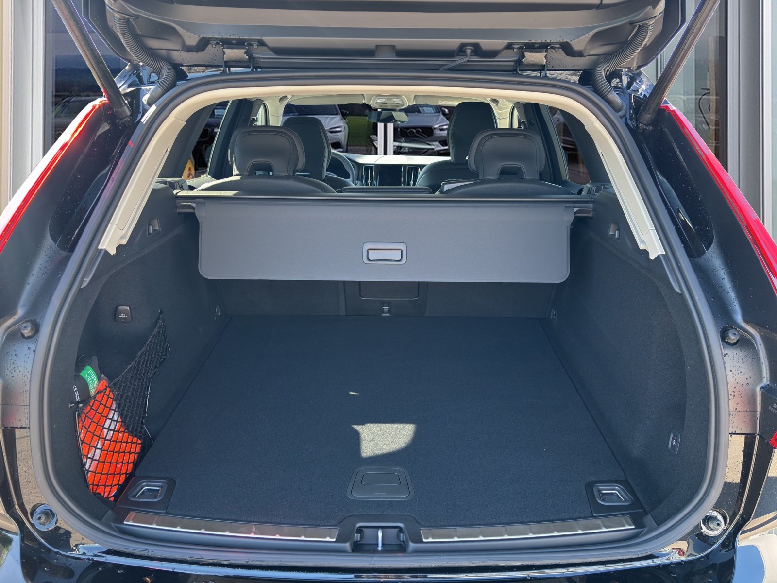 VOLVO XC60 2.0 B4 MH Plus Dark AWD, Mild-Hybrid Diesel/Electric, Second hand / Used, Automatic - 7
