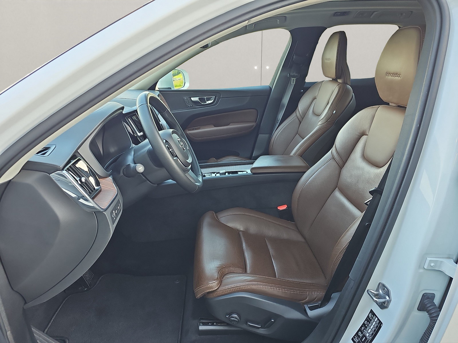 VOLVO XC60 2.0 T8 TE Inscription eAWD, Hybride Rechargeable Essence/Électricité, Occasion / Utilisé, Automatique - 6