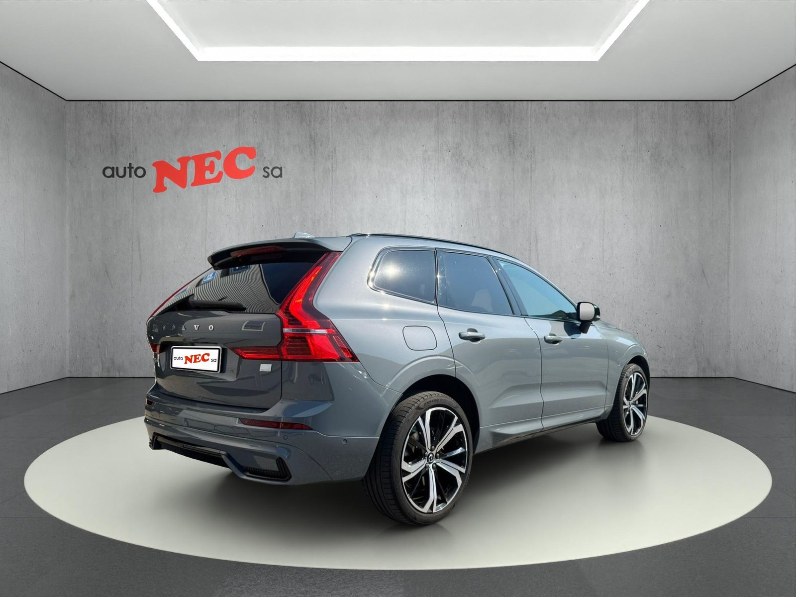 VOLVO XC60 2.0 T6 TE R-Design eAWD, Plug-in-Hybrid Benzin/Elektro, Occasion / Gebraucht, Automatik - 7