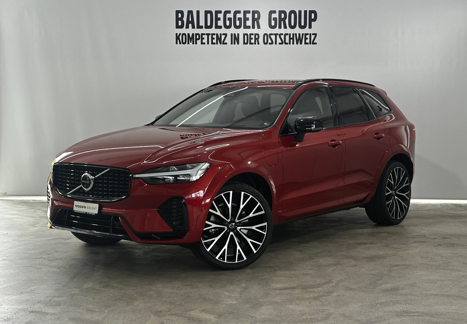 VOLVO XC60 2.0 T6 TE R-Design eAWD