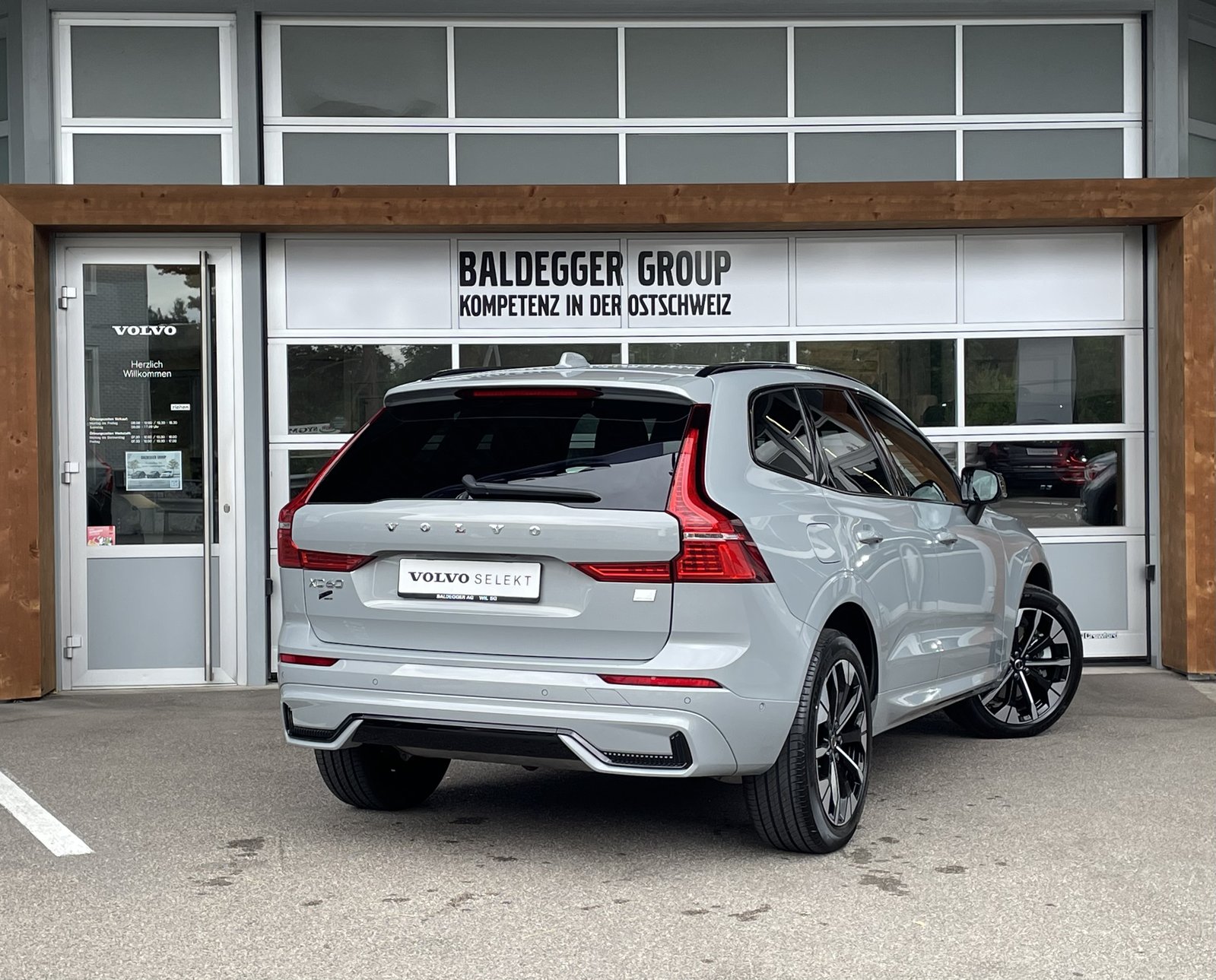 VOLVO XC60 2.0 T6 TE Ultimate Dark e, Hybride Intégral Essence/Électricité, Occasion / Utilisé, Automatique - 3