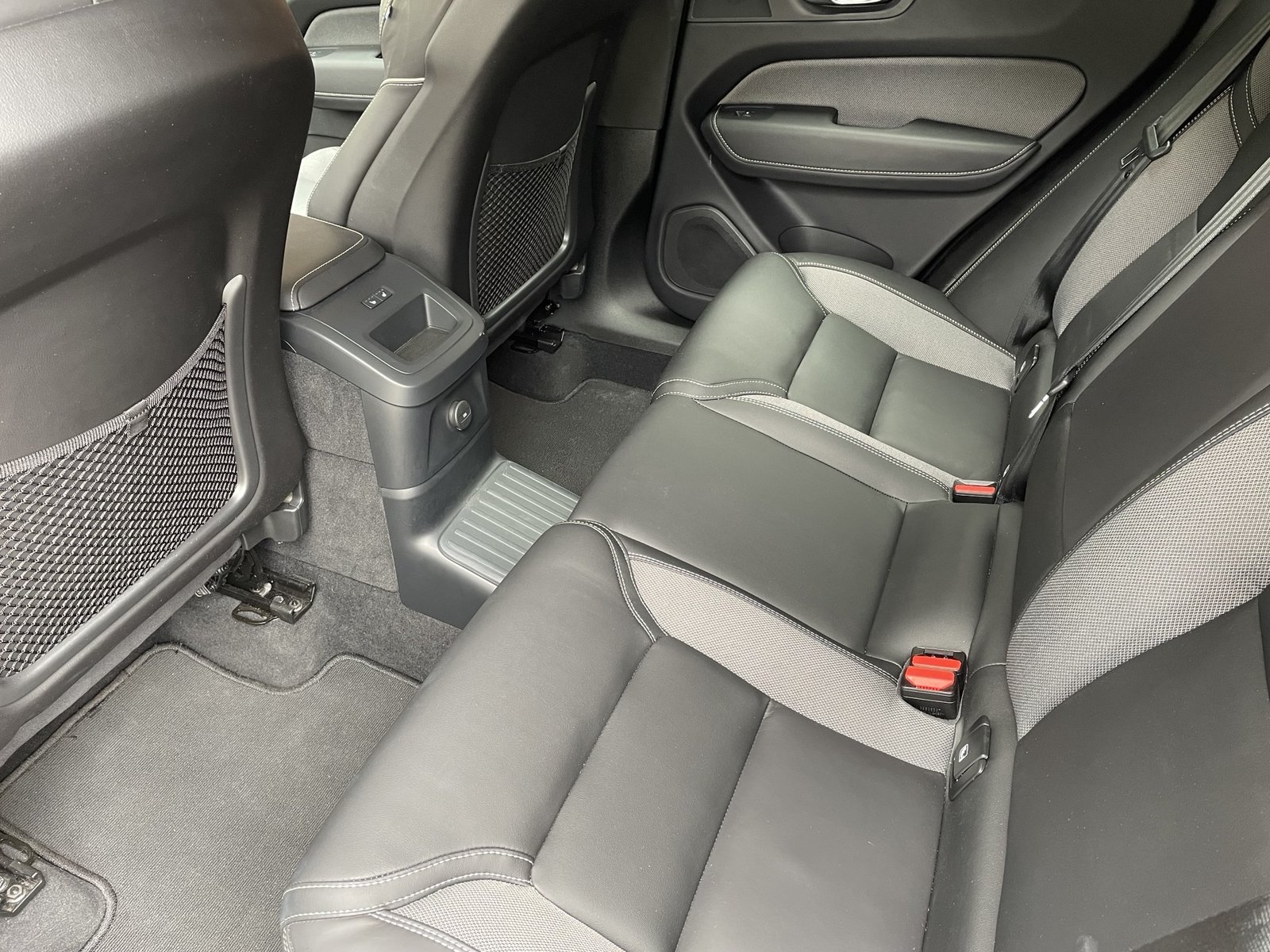 VOLVO XC60 2.0 T6 TE Ultimate Dark e, Hybride Intégral Essence/Électricité, Occasion / Utilisé, Automatique - 5