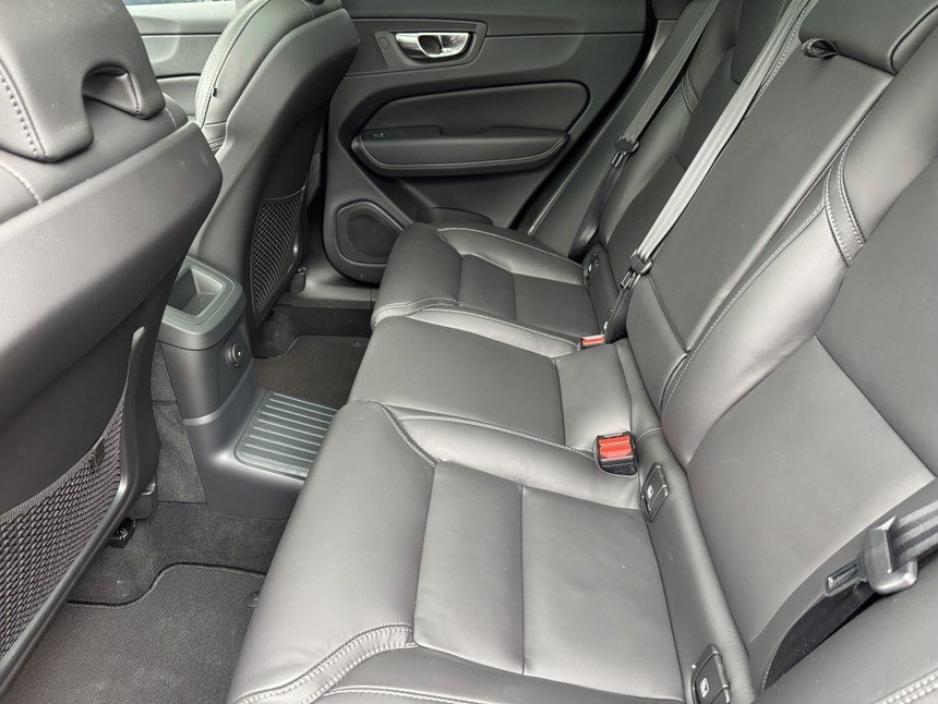 VOLVO XC60 2.0 T6 TE Ultra Bright eA, Hybride Intégral Essence/Électricité, Occasion / Utilisé, Automatique - 4