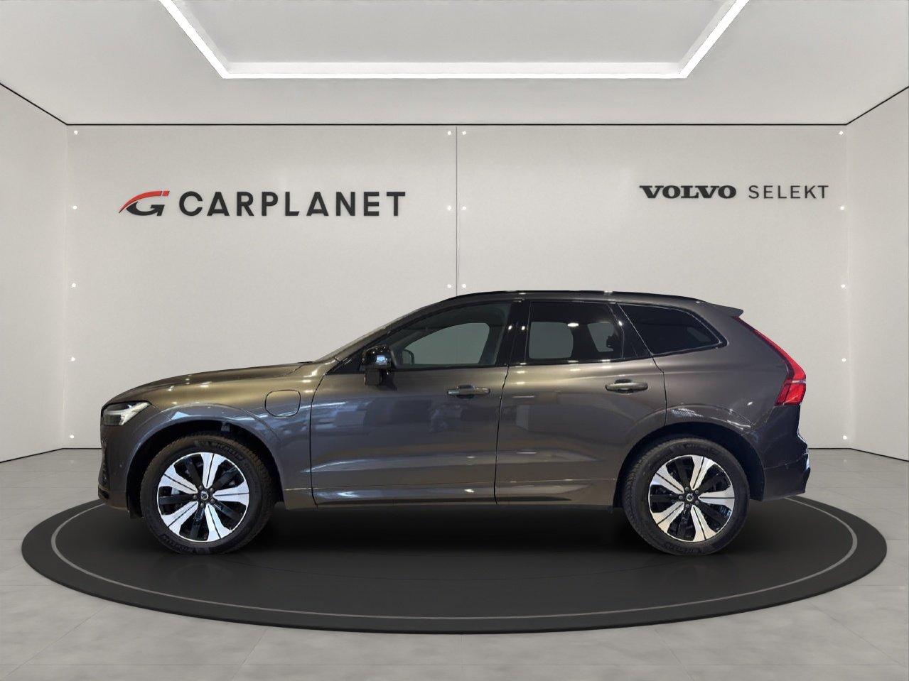 VOLVO XC60 2.0 T6 TE Plus Dark eAWD, Plug-in-Hybrid Benzin/Elektro, Occasion / Gebraucht, Automatik - 3