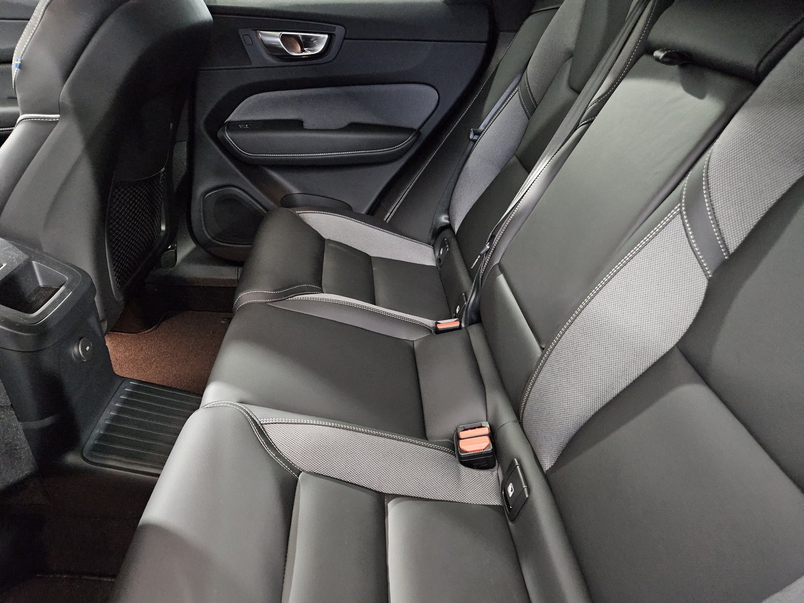 VOLVO XC60 2.0 T8 TE XCENTRIC Black, Hybride Integrale Benzina/Elettrica, Occasioni / Usate, Automatico - 5