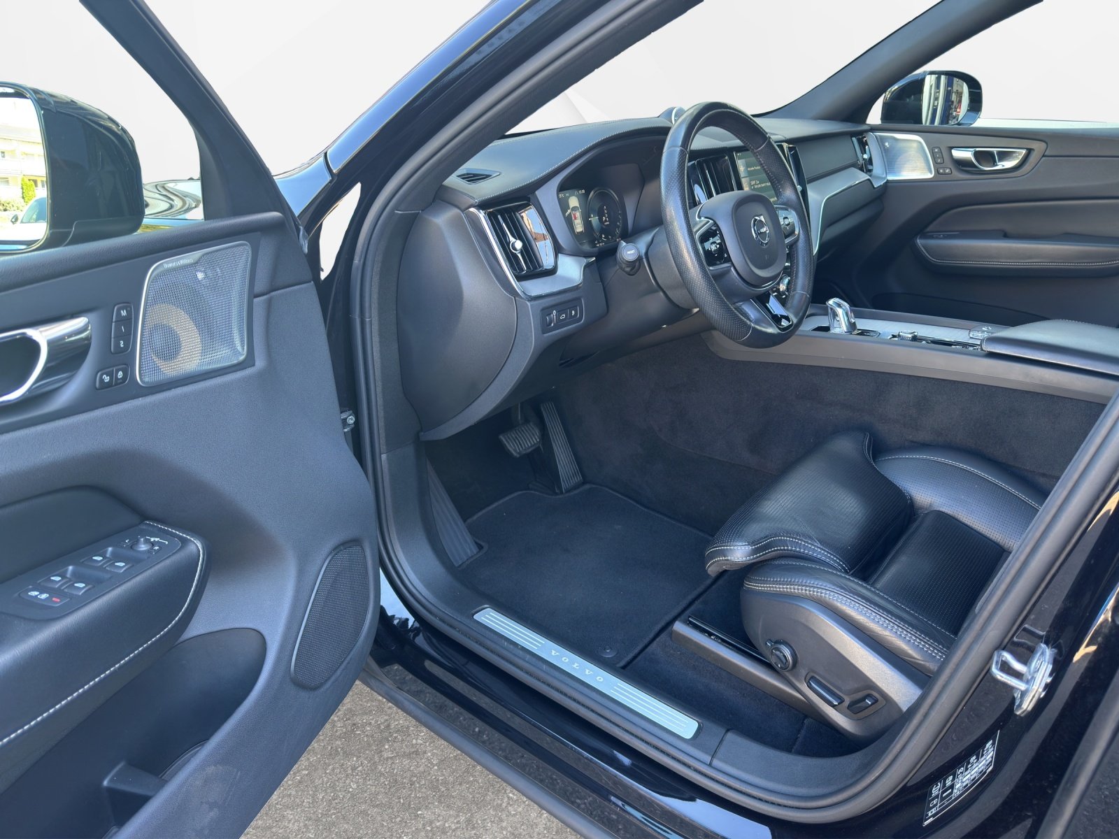 VOLVO XC60 2.0 T8 TE Inscription AWD, Plug-in-Hybrid Petrol/Electric, Second hand / Used, Automatic - 6