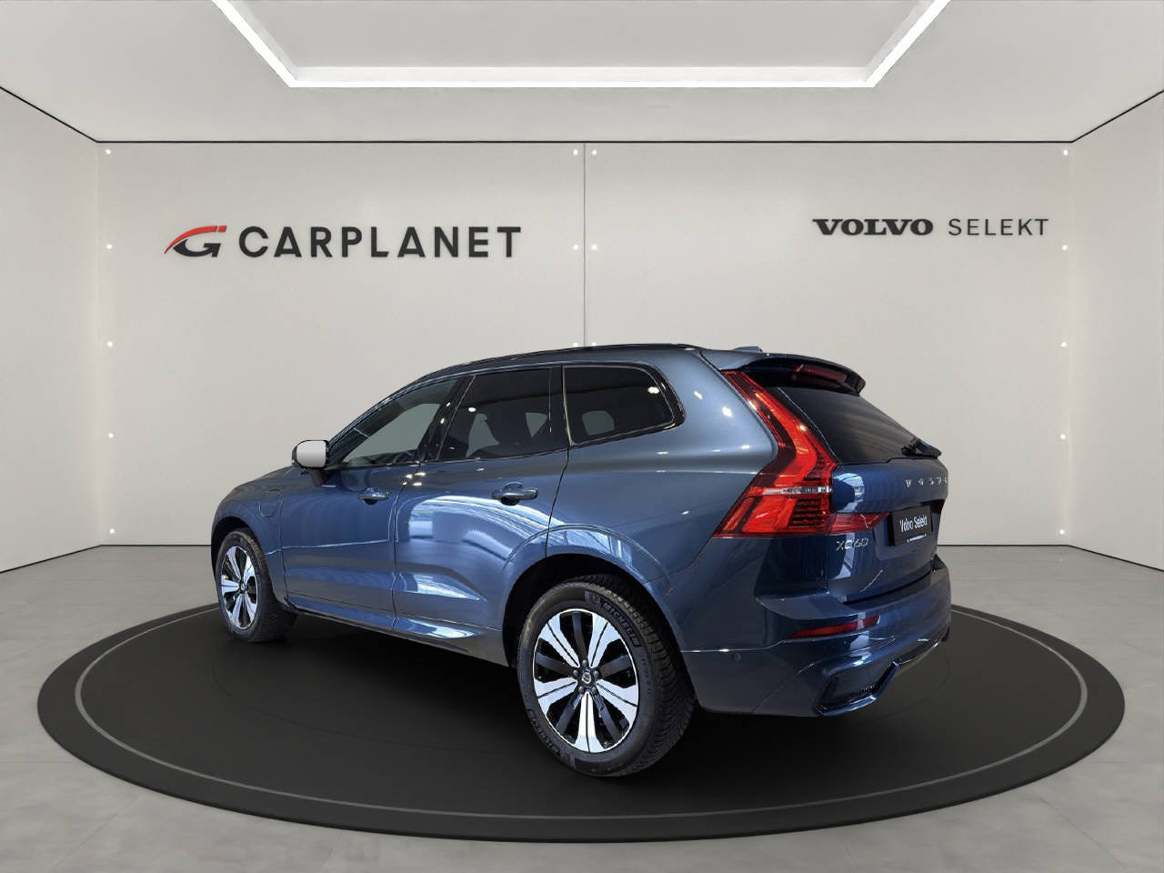VOLVO XC60 2.0 T6 TE Plus Dark eAWD, Plug-in-Hybrid Benzin/Elektro, Occasion / Gebraucht, Automatik - 4
