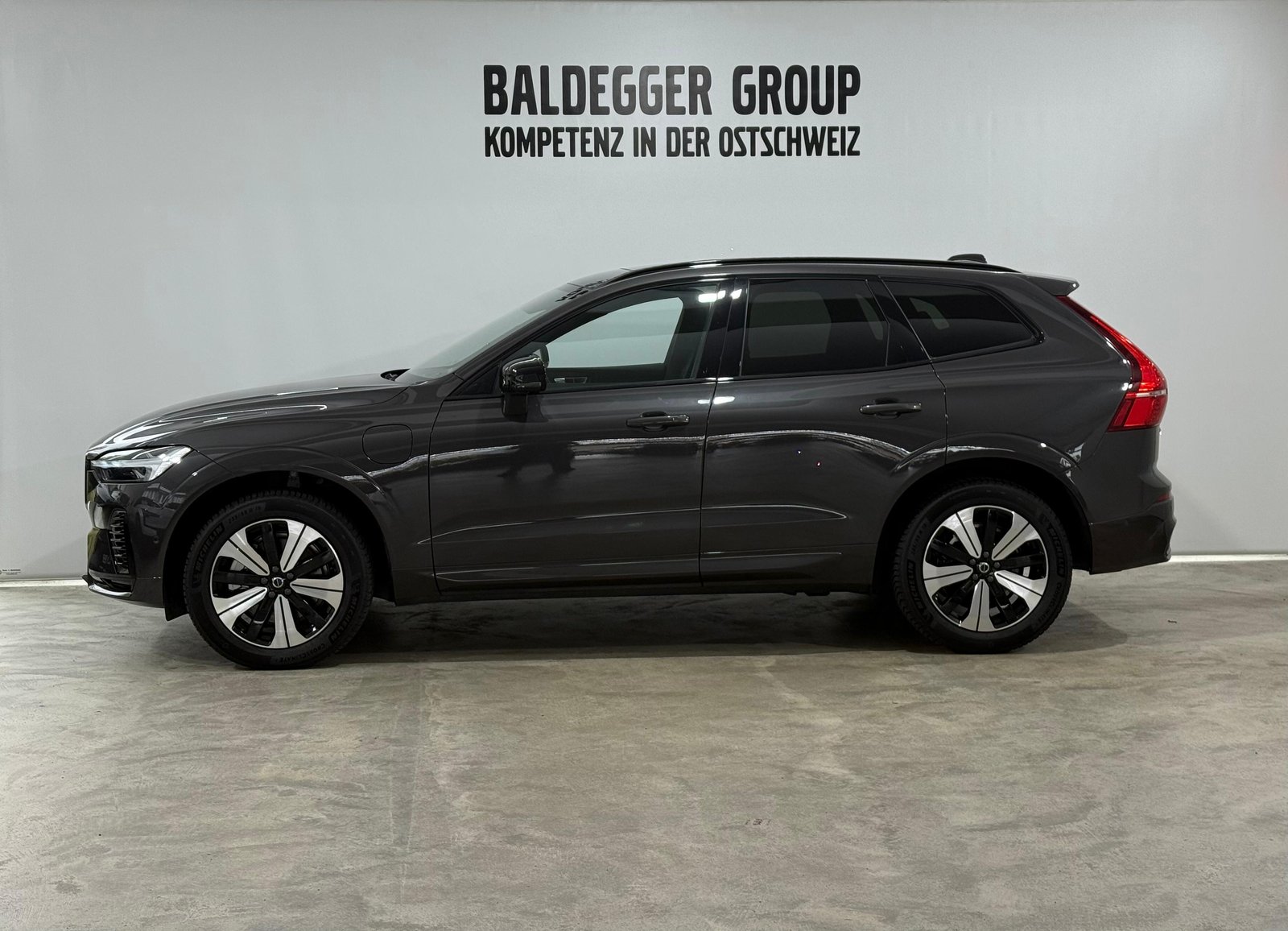 VOLVO XC60 2.0 T6 TE Plus Dark eAWD, Hybride Intégral Essence/Électricité, Occasion / Utilisé, Automatique - 2