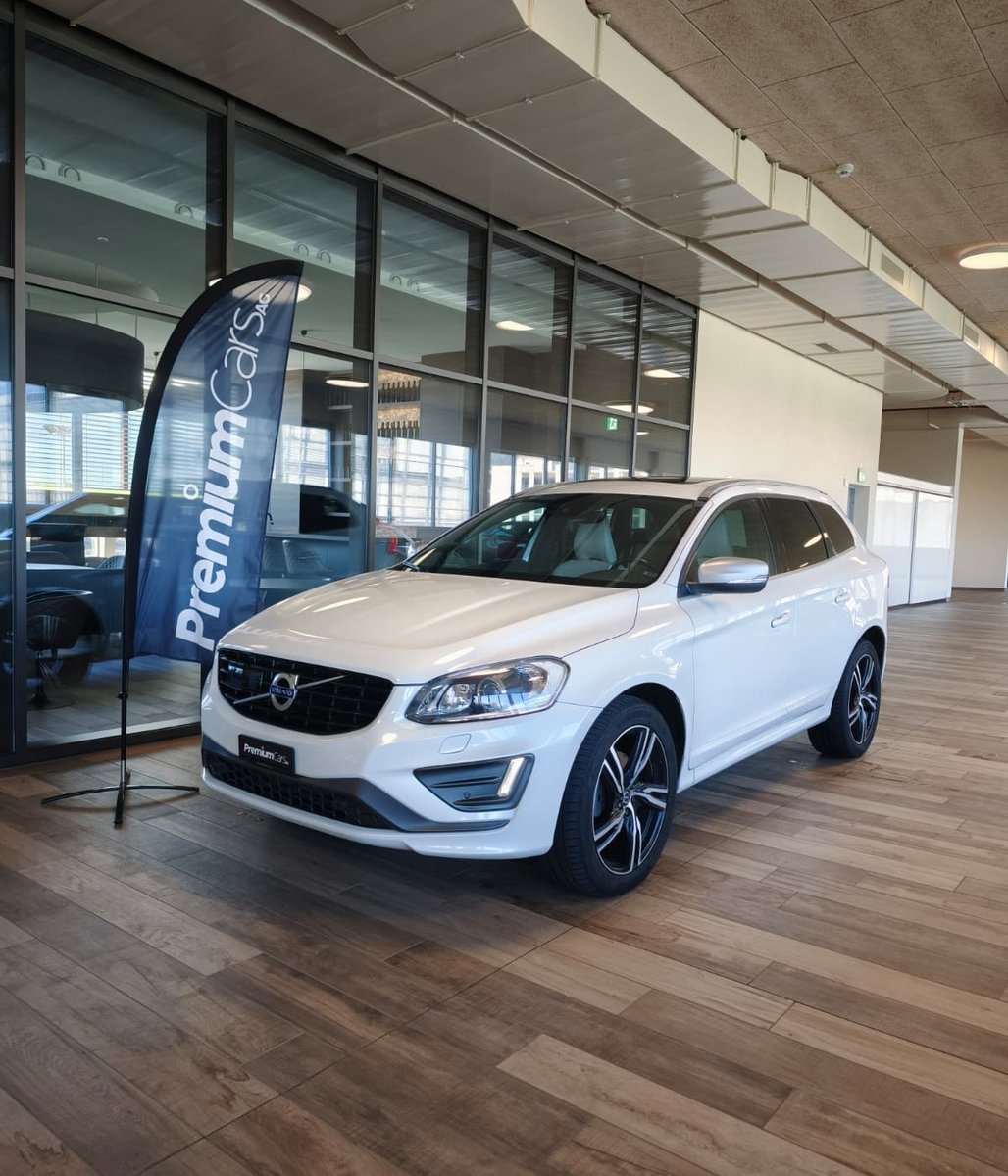 VOLVO XC60 D5 AWD Momentum R-Design Geartronic