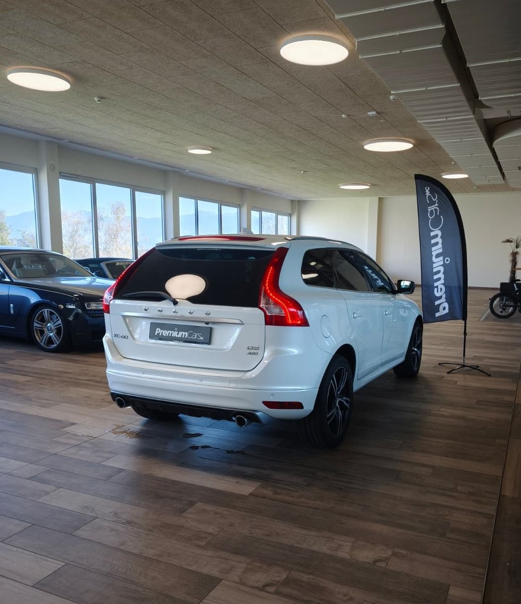 VOLVO XC60 D5 AWD Momentum R-Design Geartronic, Diesel, Occasioni / Usate, Automatico - 4