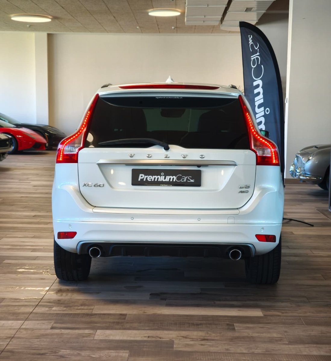 VOLVO XC60 D5 AWD Momentum R-Design Geartronic, Diesel, Occasioni / Usate, Automatico - 6