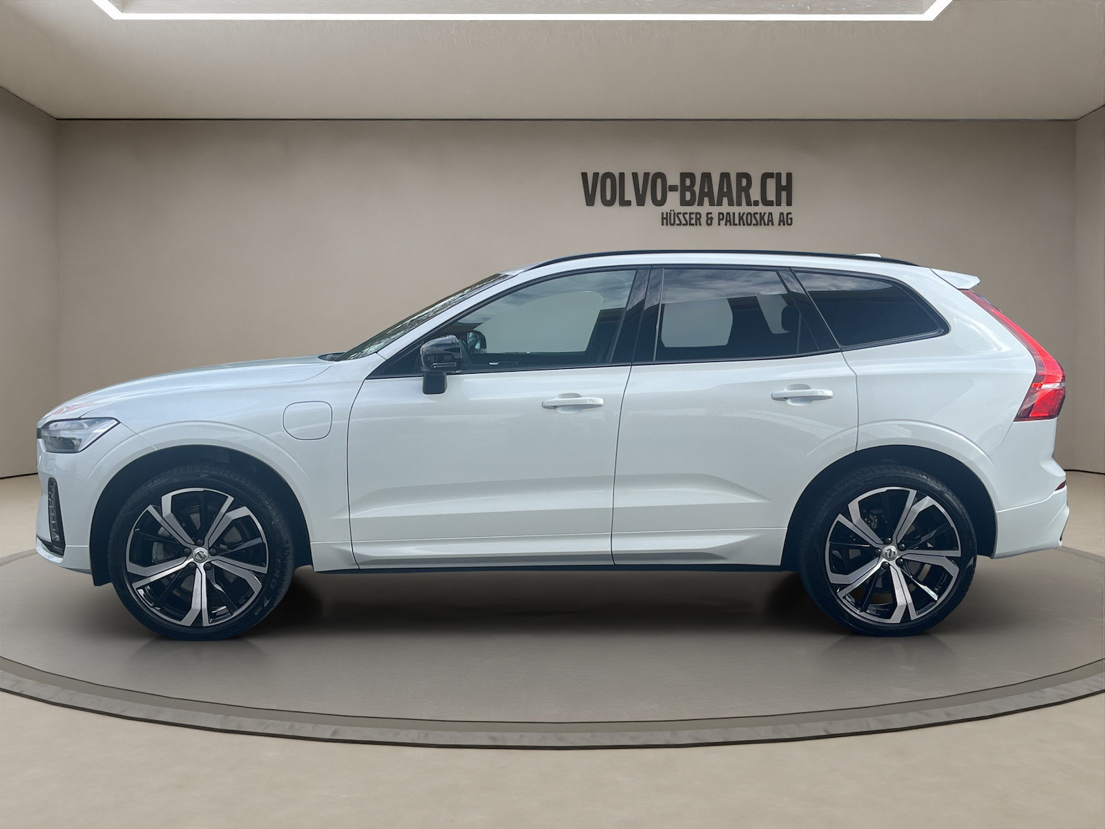 VOLVO XC60 2.0 T8 TE R-Design eAWD, Hybride Rechargeable Essence/Électricité, Occasion / Utilisé, Automatique - 2