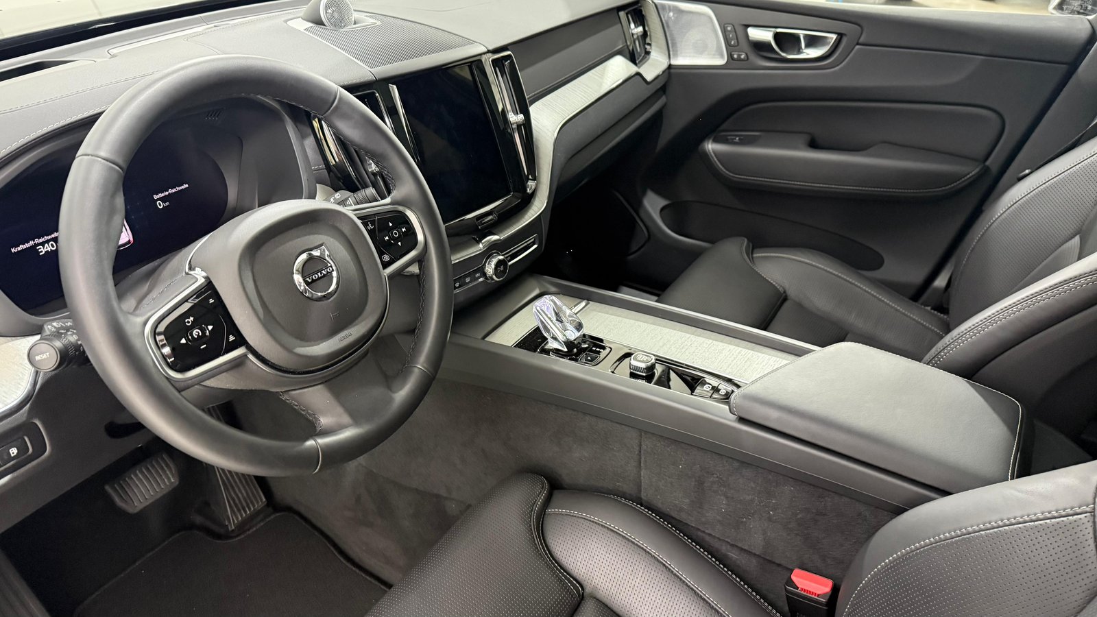 VOLVO XC60 2.0 T8 TE Ultra Dark eAWD, Hybride Integrale Benzina/Elettrica, Occasioni / Usate, Automatico - 4