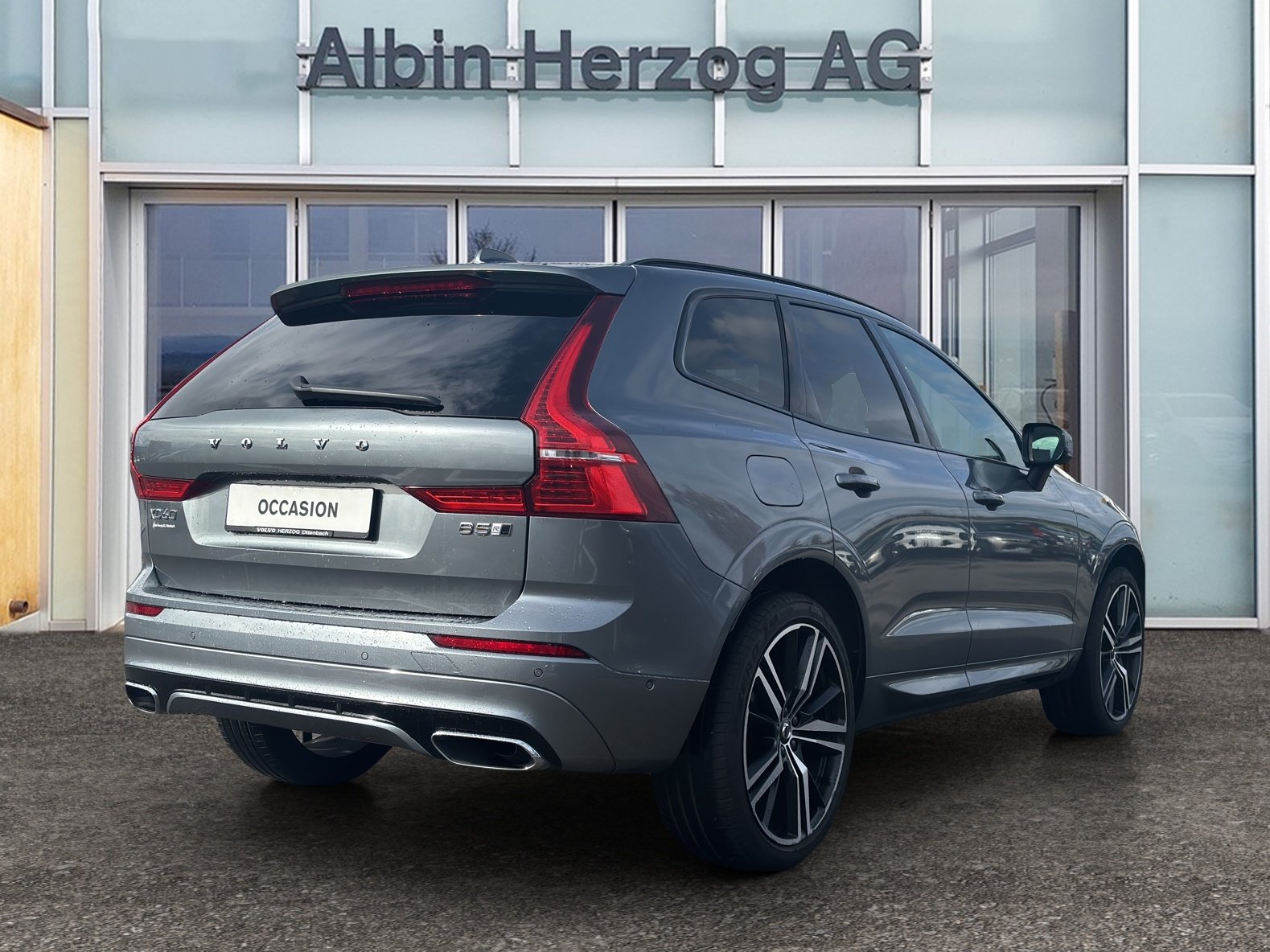 VOLVO XC60 2.0 B5 MH R-Design AWD, Benzin, Occasion / Gebraucht, Automatik - 4