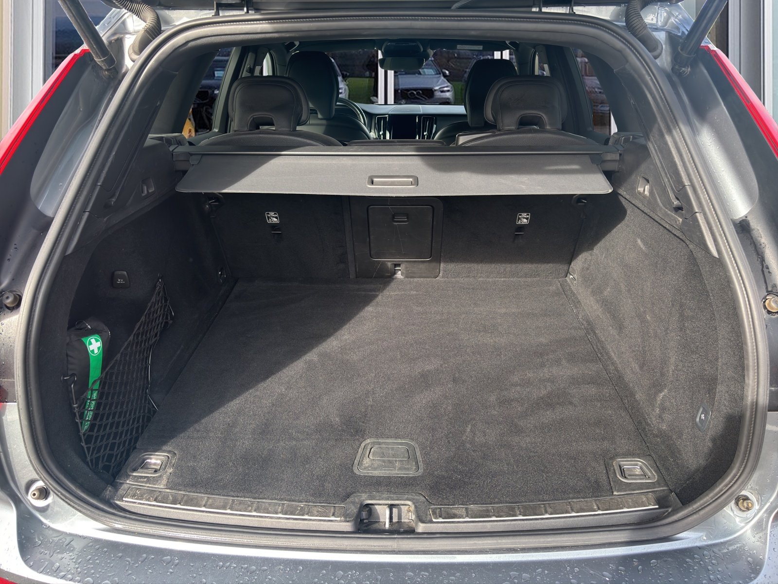 VOLVO XC60 2.0 B5 MH R-Design AWD, Benzin, Occasion / Gebraucht, Automatik - 7