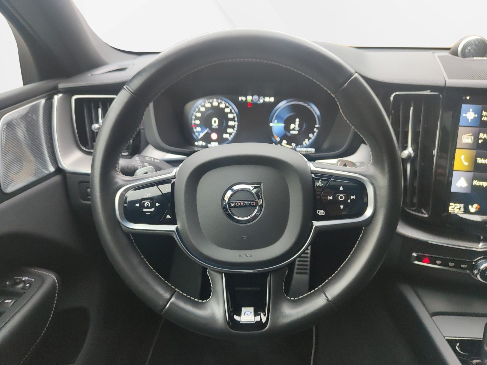 VOLVO XC60 2.0 T8 TE R-Design eAWD, Hybride Rechargeable Essence/Électricité, Occasion / Utilisé, Automatique - 7