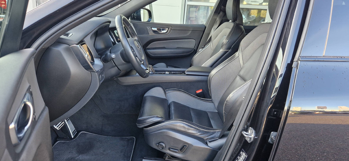 VOLVO XC60 2.0 B5 MH R-Design AWD, Mild-Hybrid Diesel/Elektro, Occasion / Gebraucht, Automatik - 4