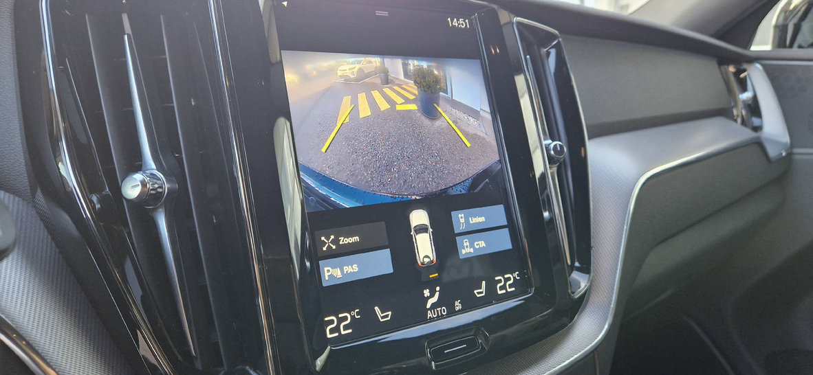 VOLVO XC60 2.0 B5 MH R-Design AWD, Mild-Hybrid Diesel/Elektro, Occasion / Gebraucht, Automatik - 7