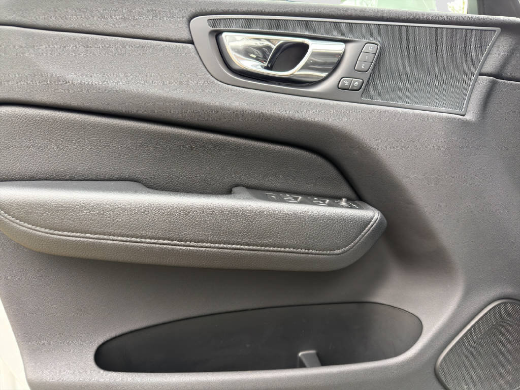 VOLVO XC60 2.0 D4 Inscription AWD, Diesel, Occasion / Gebraucht, Automatik - 7