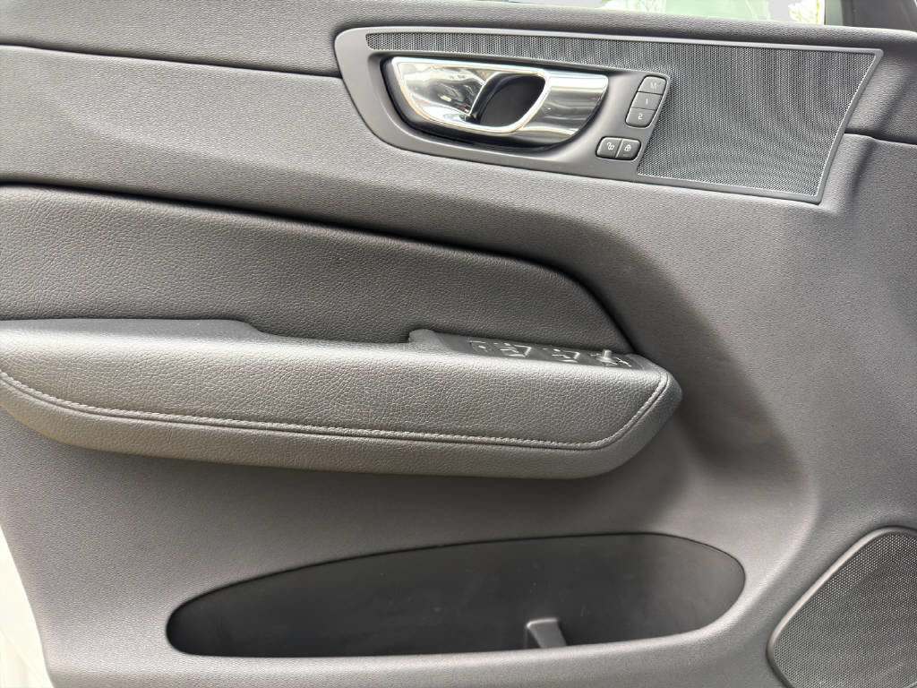 VOLVO XC60 2.0 D4 Inscription AWD, Diesel, Occasion / Gebraucht, Automatik - 7