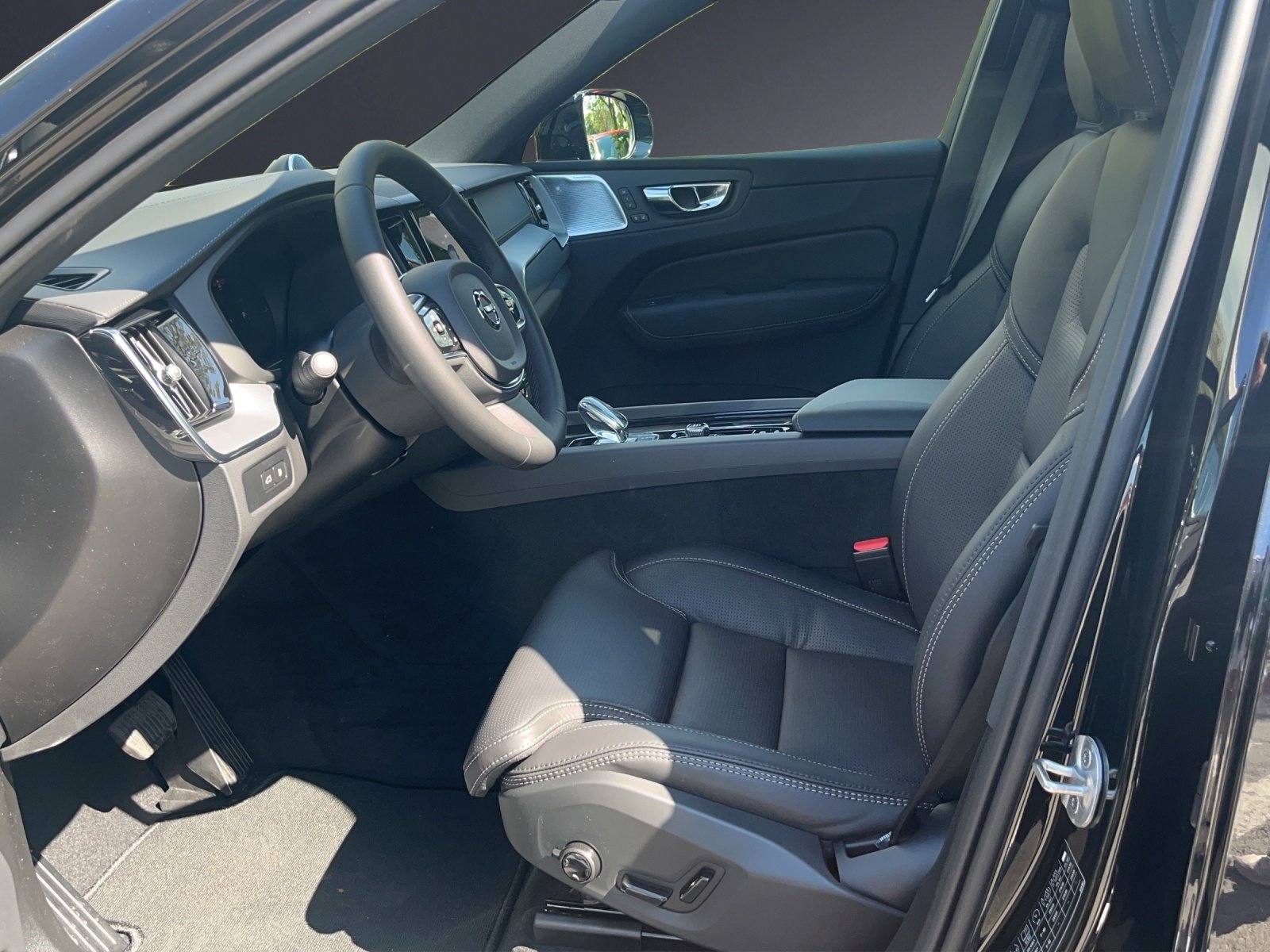 VOLVO XC60 T8 eAWD PluginHybrid Black Edition Geartronic, Plug-in-Hybrid Petrol/Electric, Second hand / Used, Automatic - 7