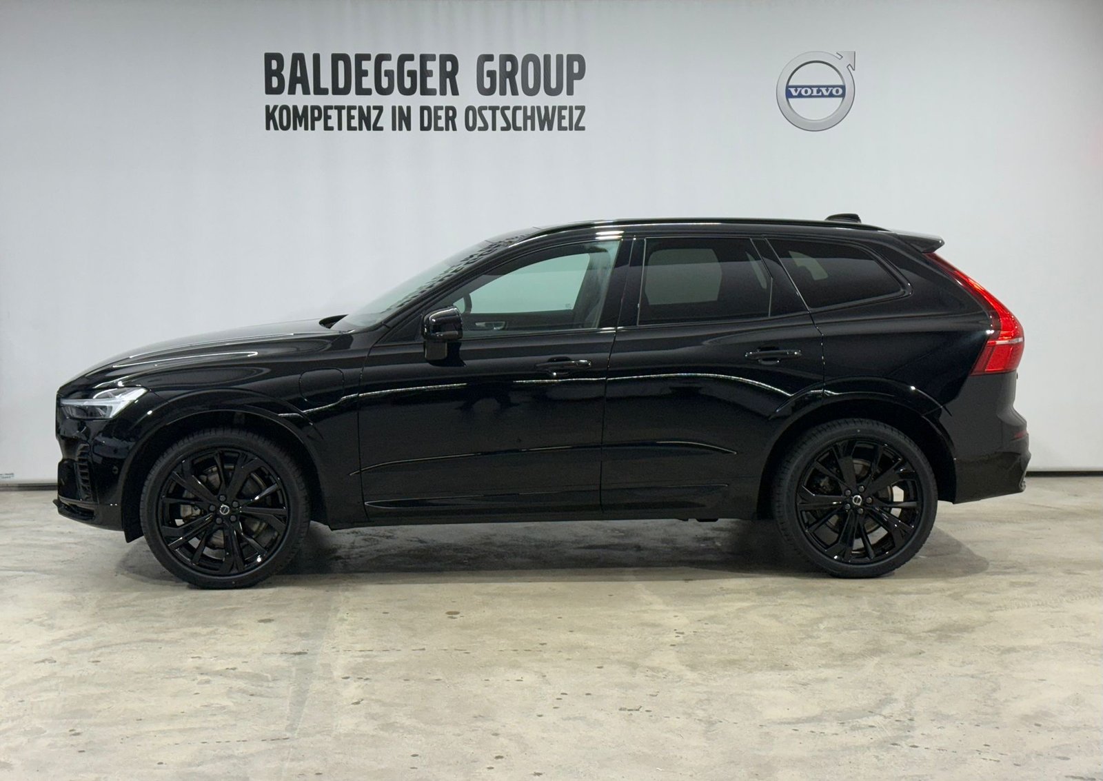 VOLVO XC60 2.0 T8 TE XCENTRIC Black, Full-Hybrid Petrol/Electric, Second hand / Used, Automatic - 2