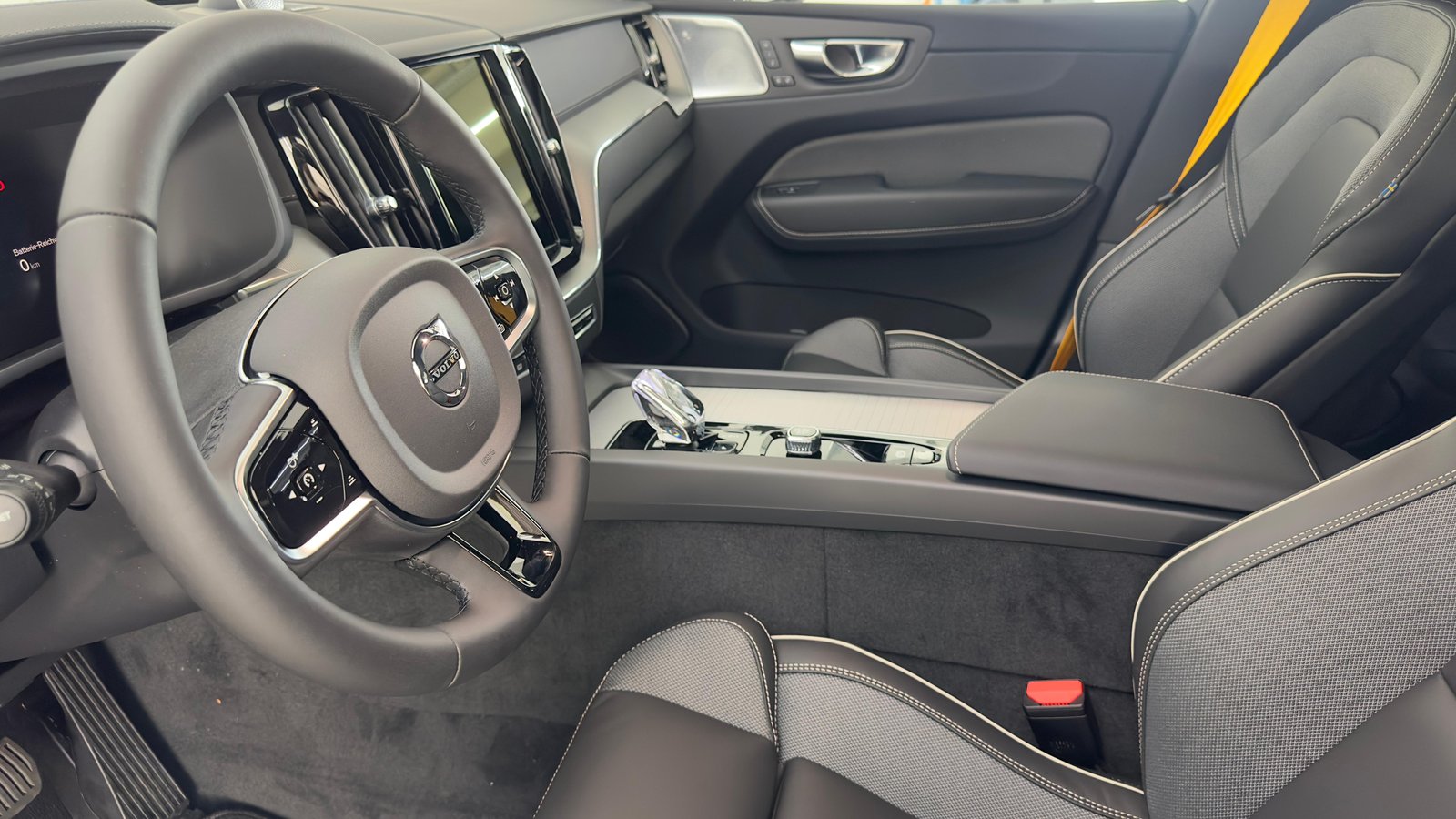VOLVO XC60 2.0 T8 TE Polestar eAWD, Hybride Intégral Essence/Électricité, Occasion / Utilisé, Automatique - 4