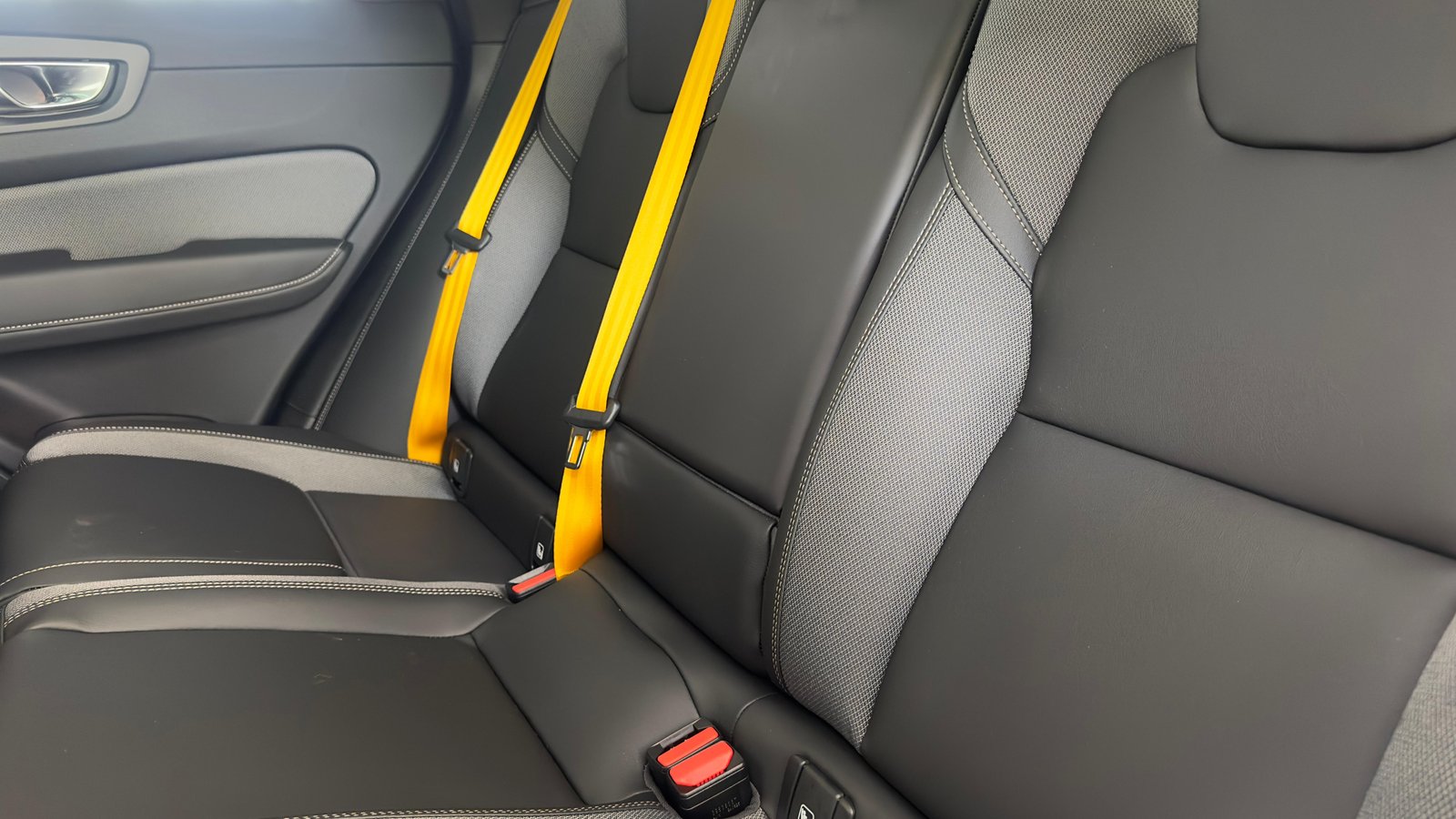 VOLVO XC60 2.0 T8 TE Polestar eAWD, Hybride Intégral Essence/Électricité, Occasion / Utilisé, Automatique - 6