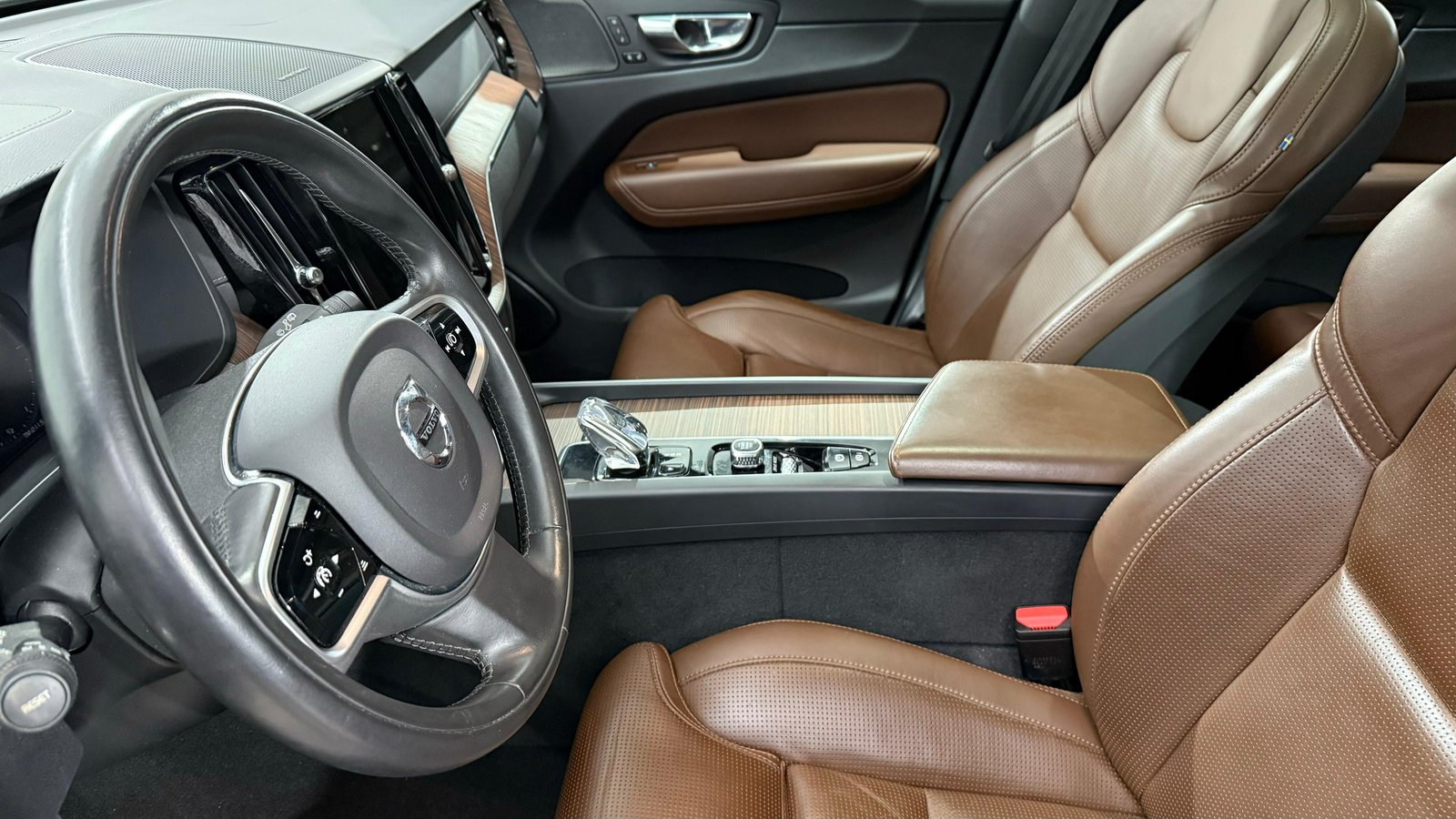 VOLVO XC60 2.0 T8 TE Inscription eAW, Voll-Hybrid Benzin/Elektro, Occasion / Gebraucht, Automatik - 4