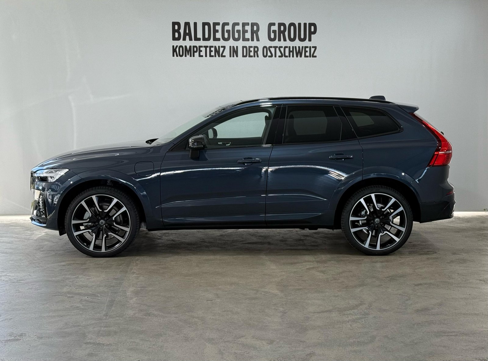 VOLVO XC60 2.0 T8 TE Ultra Dark eAWD, Full-Hybrid Petrol/Electric, Second hand / Used, Automatic - 2