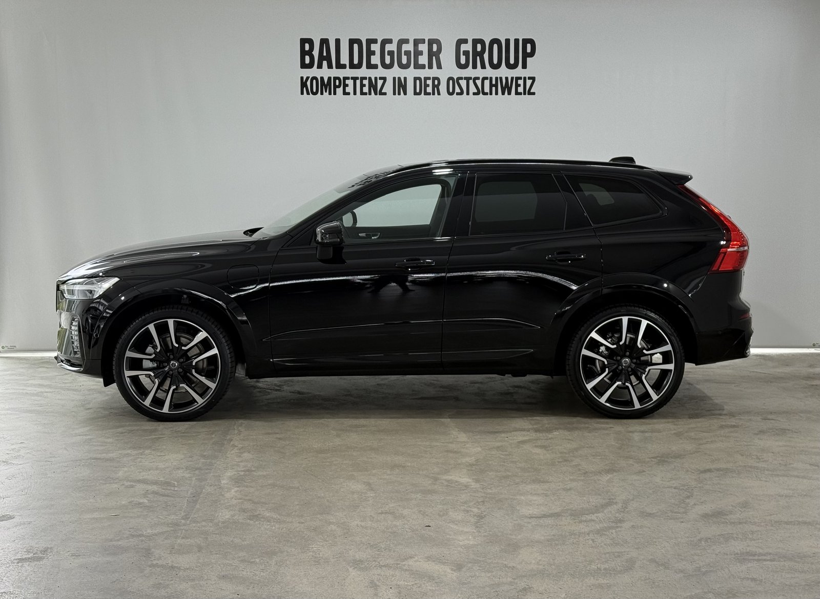 VOLVO XC60 2.0 T8 TE Ultra Dark eAWD, Hybride Intégral Essence/Électricité, Occasion / Utilisé, Automatique - 2