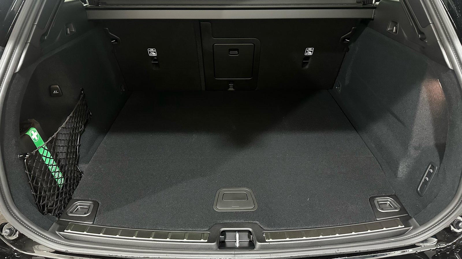 VOLVO XC60 2.0 T8 TE Ultra Dark eAWD, Hybride Intégral Essence/Électricité, Occasion / Utilisé, Automatique - 7