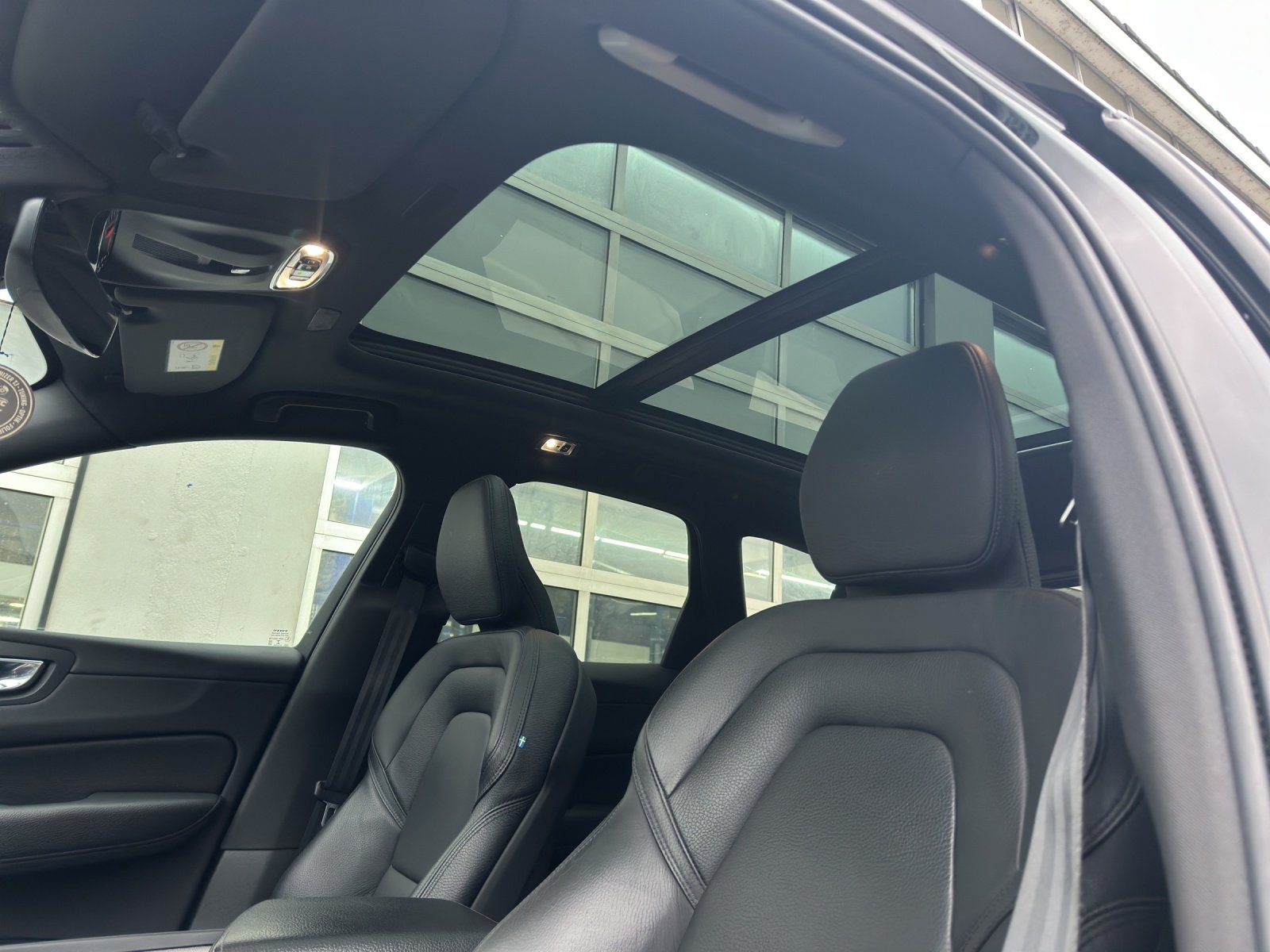 VOLVO XC60 2.0 T8 TE R-Design eAWD, Plug-in-Hybrid Petrol/Electric, Second hand / Used, Automatic - 6