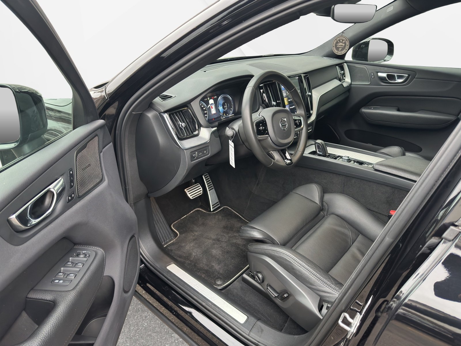 VOLVO XC60 2.0 T8 TE R-Design eAWD, Plug-in-Hybrid Petrol/Electric, Second hand / Used, Automatic - 7