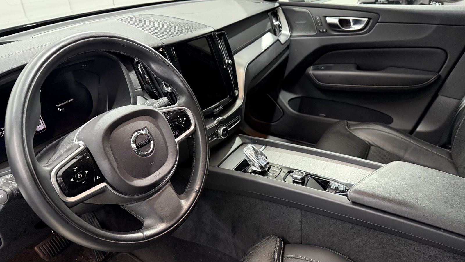 VOLVO XC60 2.0 T6 TE Inscription eAW, Hybride Intégral Essence/Électricité, Occasion / Utilisé, Automatique - 4