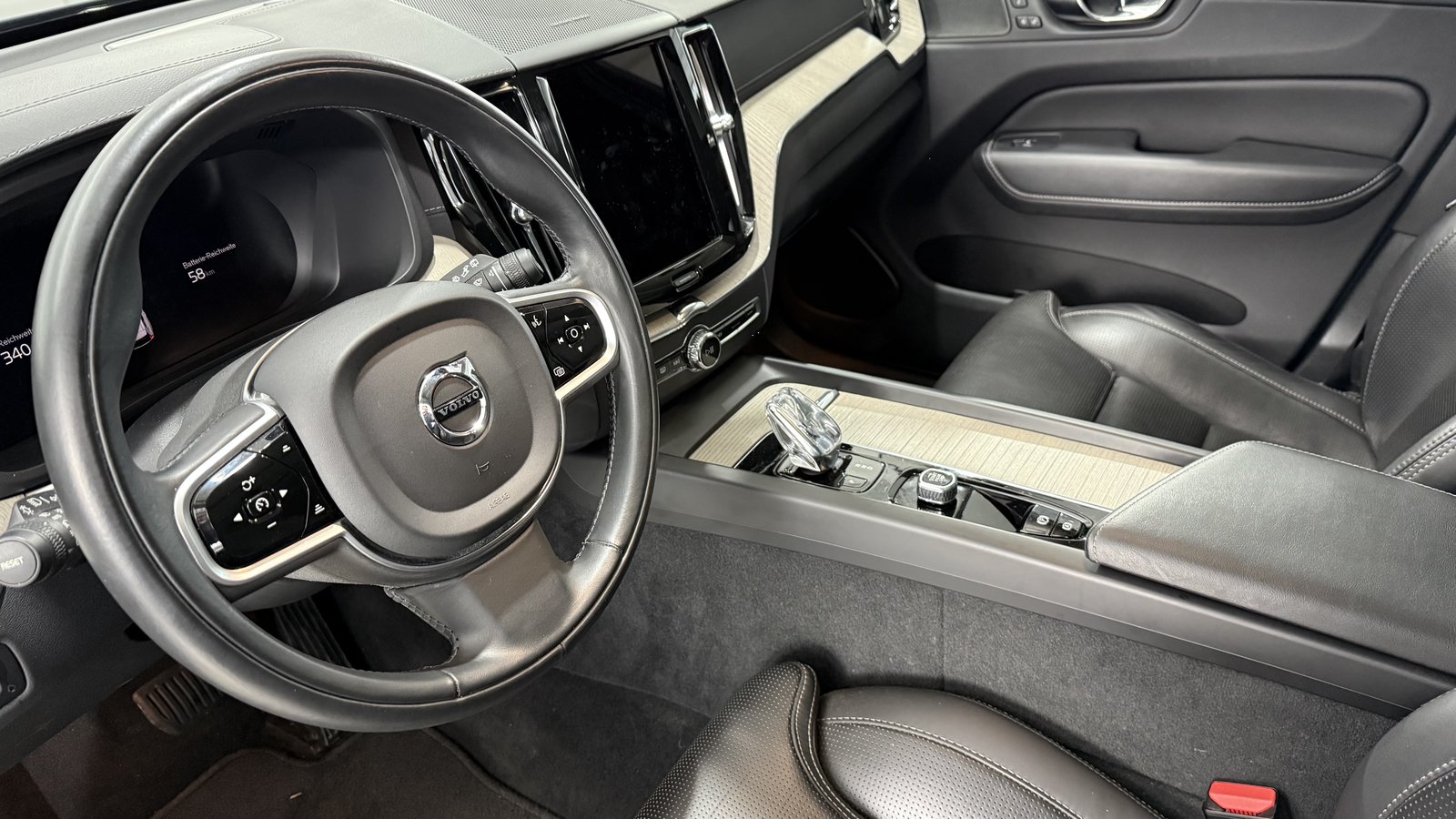 VOLVO XC60 2.0 T8 TE Inscription eAW, Hybride Intégral Essence/Électricité, Occasion / Utilisé, Automatique - 4