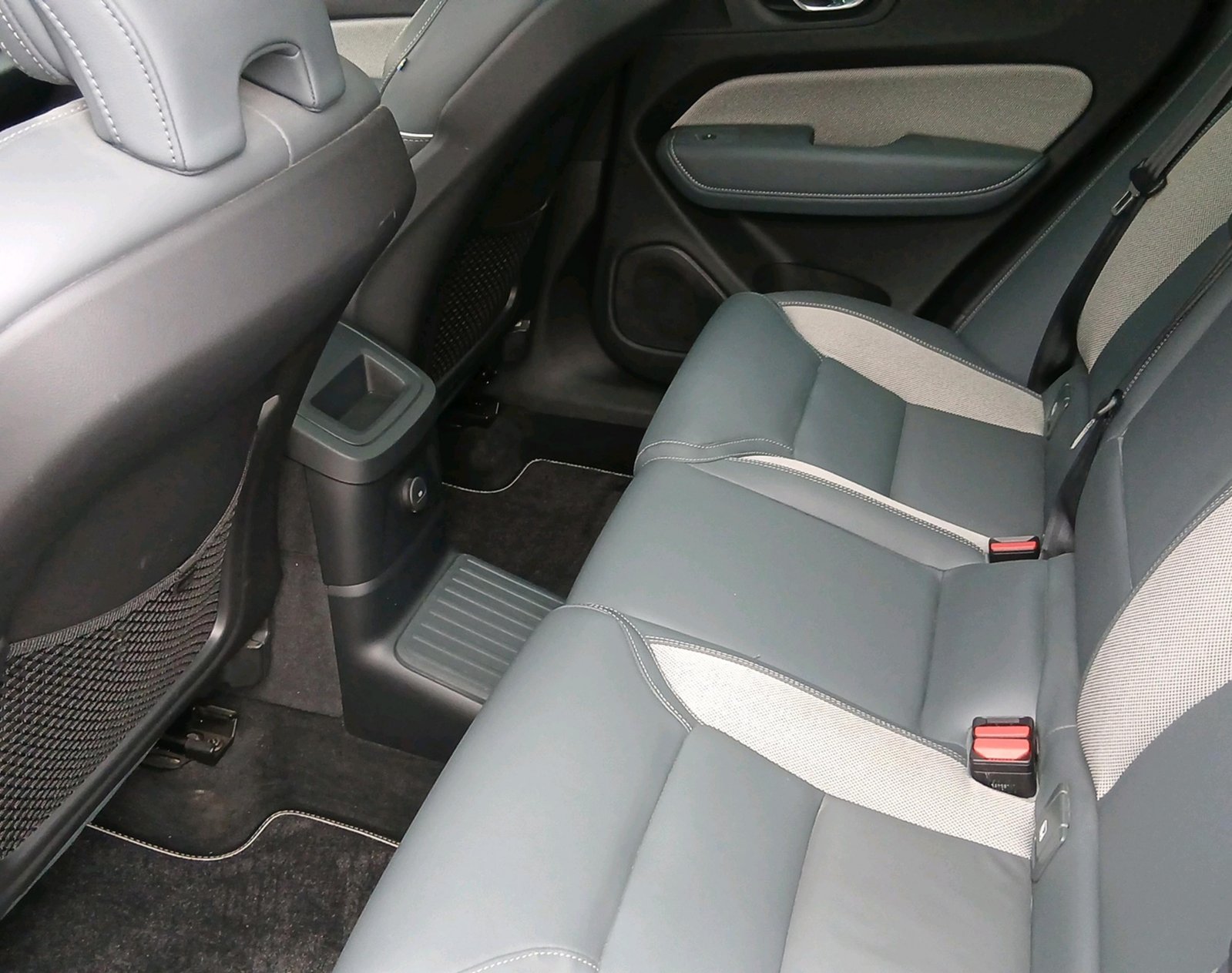 VOLVO XC60 2.0 T6 TE R-Design eAWD, Hybride Integrale Benzina/Elettrica, Occasioni / Usate, Automatico - 5