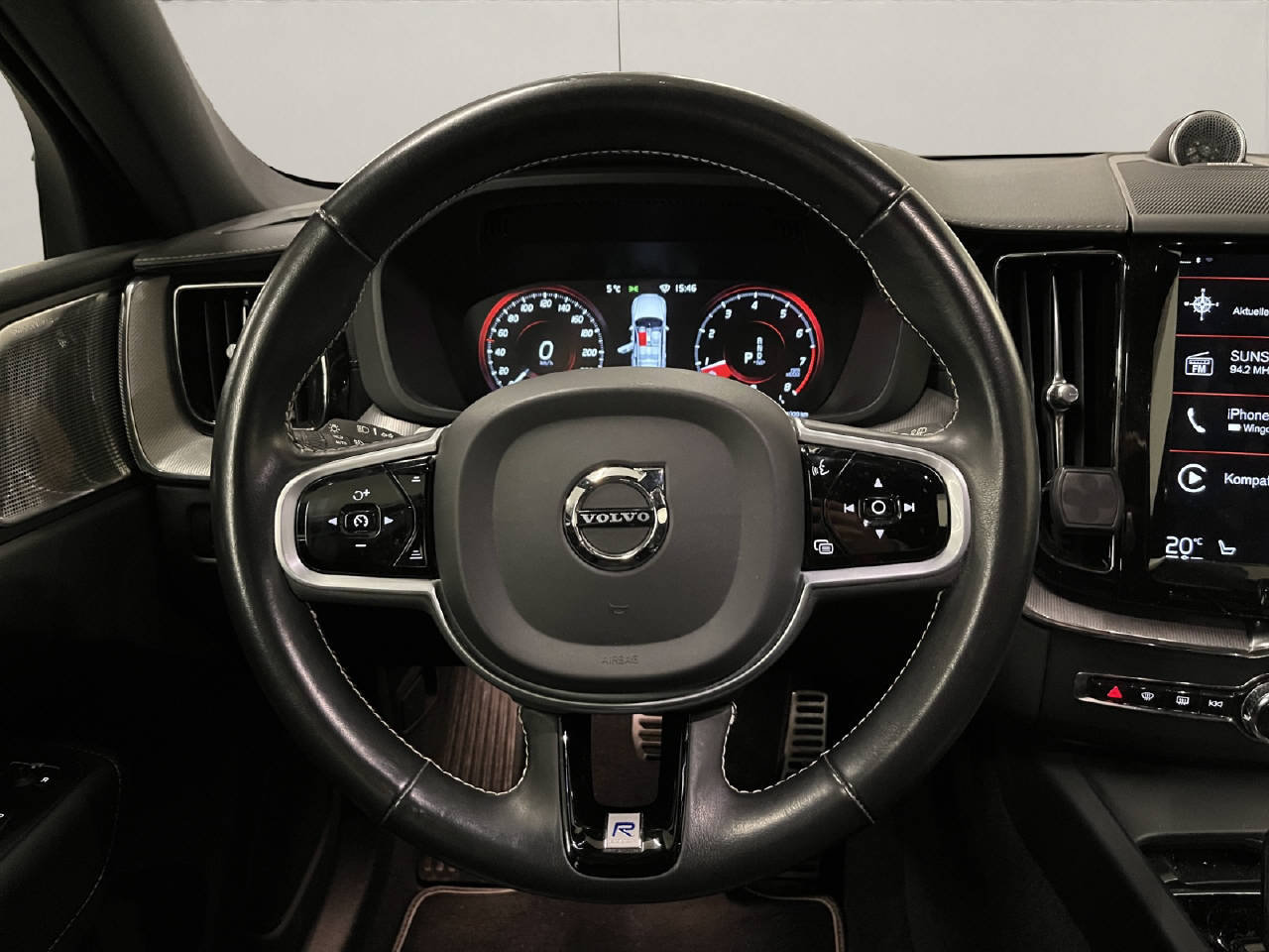 VOLVO XC60 2.0 B5 MH R-Design AWD, Mild-Hybrid Petrol/Electric, Second hand / Used, Automatic - 7