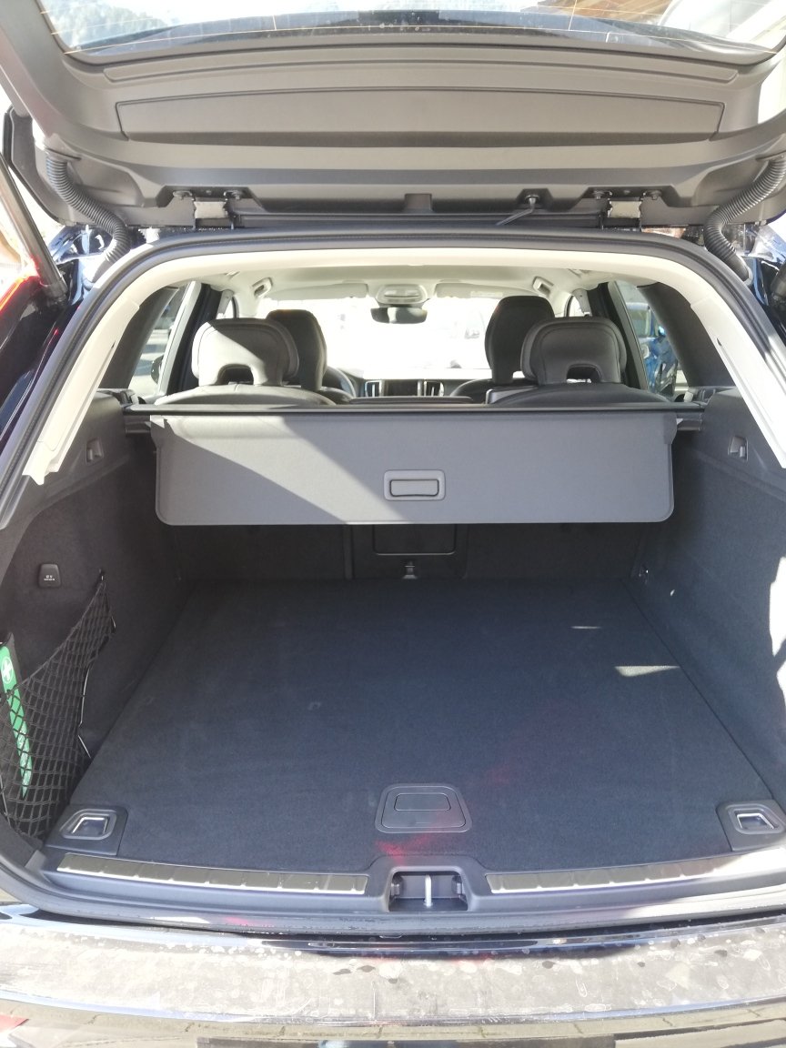 VOLVO XC60 2.0 B5 MH Plus Bright AWD, Mild-Hybrid Benzin/Elektro, Occasion / Gebraucht, Automatik - 6