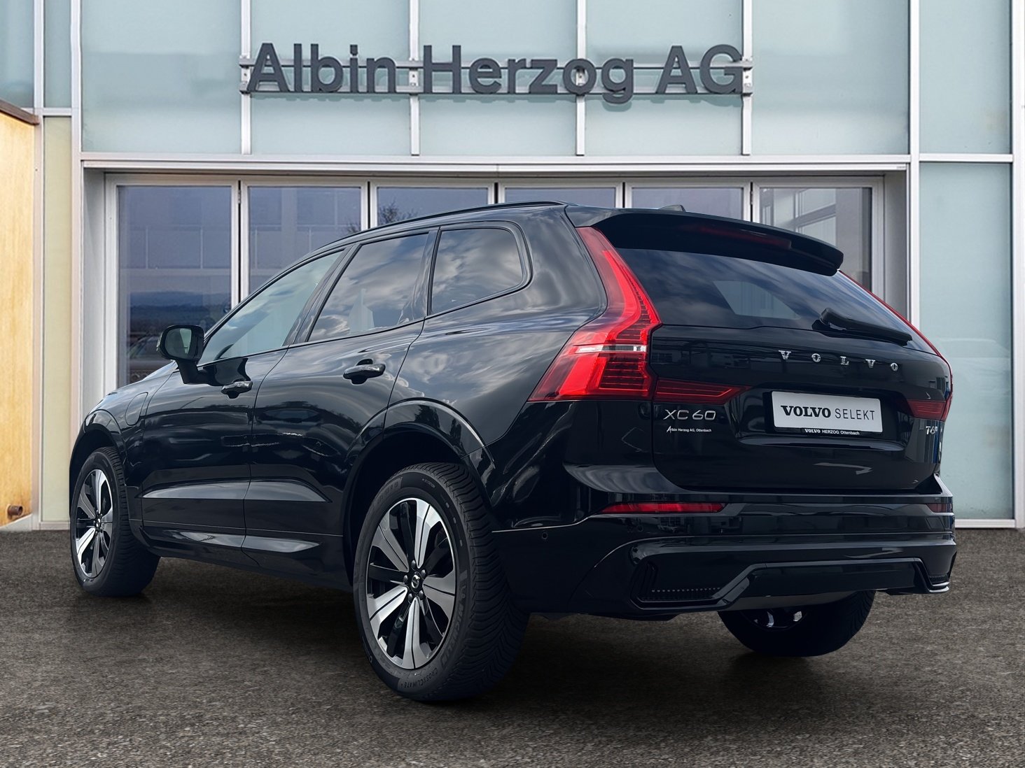 VOLVO XC60 2.0 T6 TE Plus Dark eAWD, Plug-in-Hybrid Benzin/Elektro, Occasion / Gebraucht, Automatik - 3