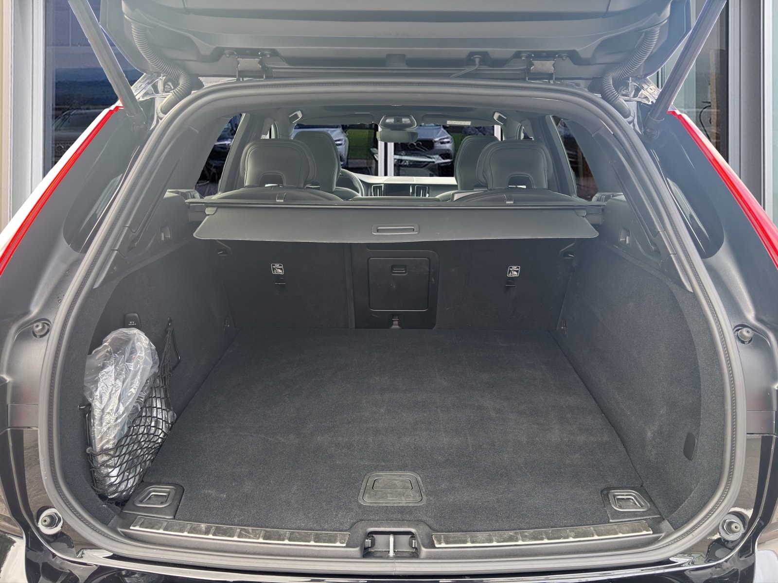 VOLVO XC60 2.0 T6 TE Plus Dark eAWD, Plug-in-Hybrid Benzin/Elektro, Occasion / Gebraucht, Automatik - 7