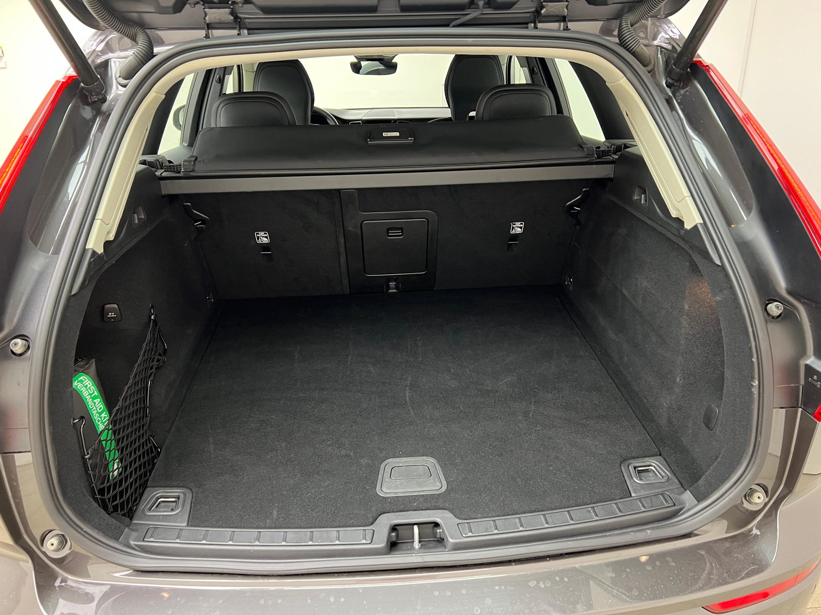 VOLVO XC60 2.0 B4 MH Core AWD / ab 3,99% Leasing bei Abschluss ein, Hybride Léger Diesel/Électricité, Occasion / Utilisé, Automatique - 6