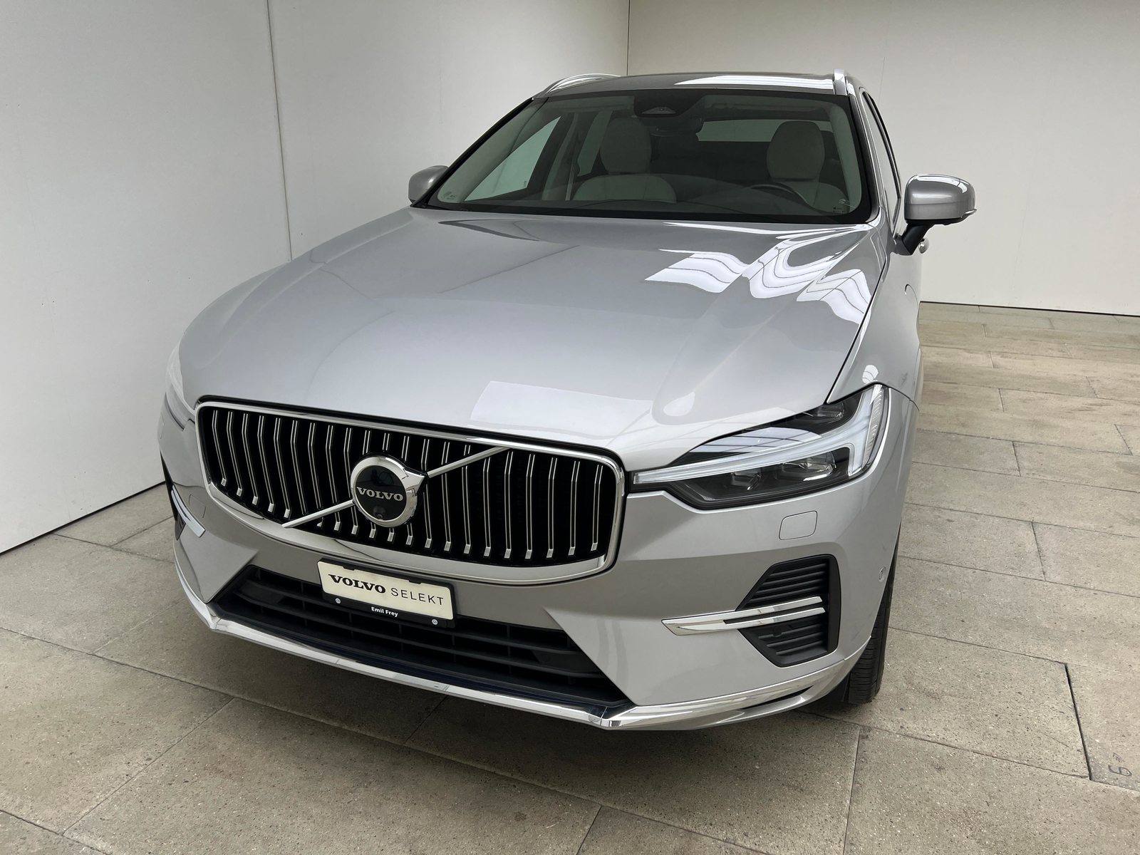 VOLVO XC60 2.0 T8 TE Plus Bright eAWD / Jetzt mit attraktivem 1.9%