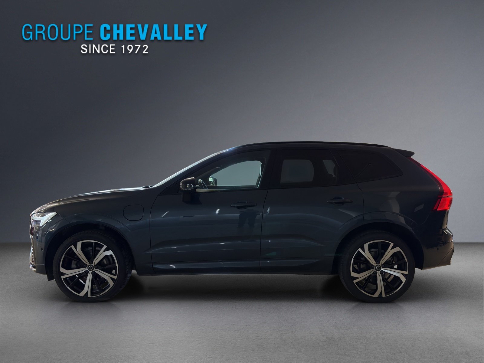 VOLVO XC60 T6 eAWD R-Design, Plug-in-Hybrid Petrol/Electric, Second hand / Used, Automatic - 3