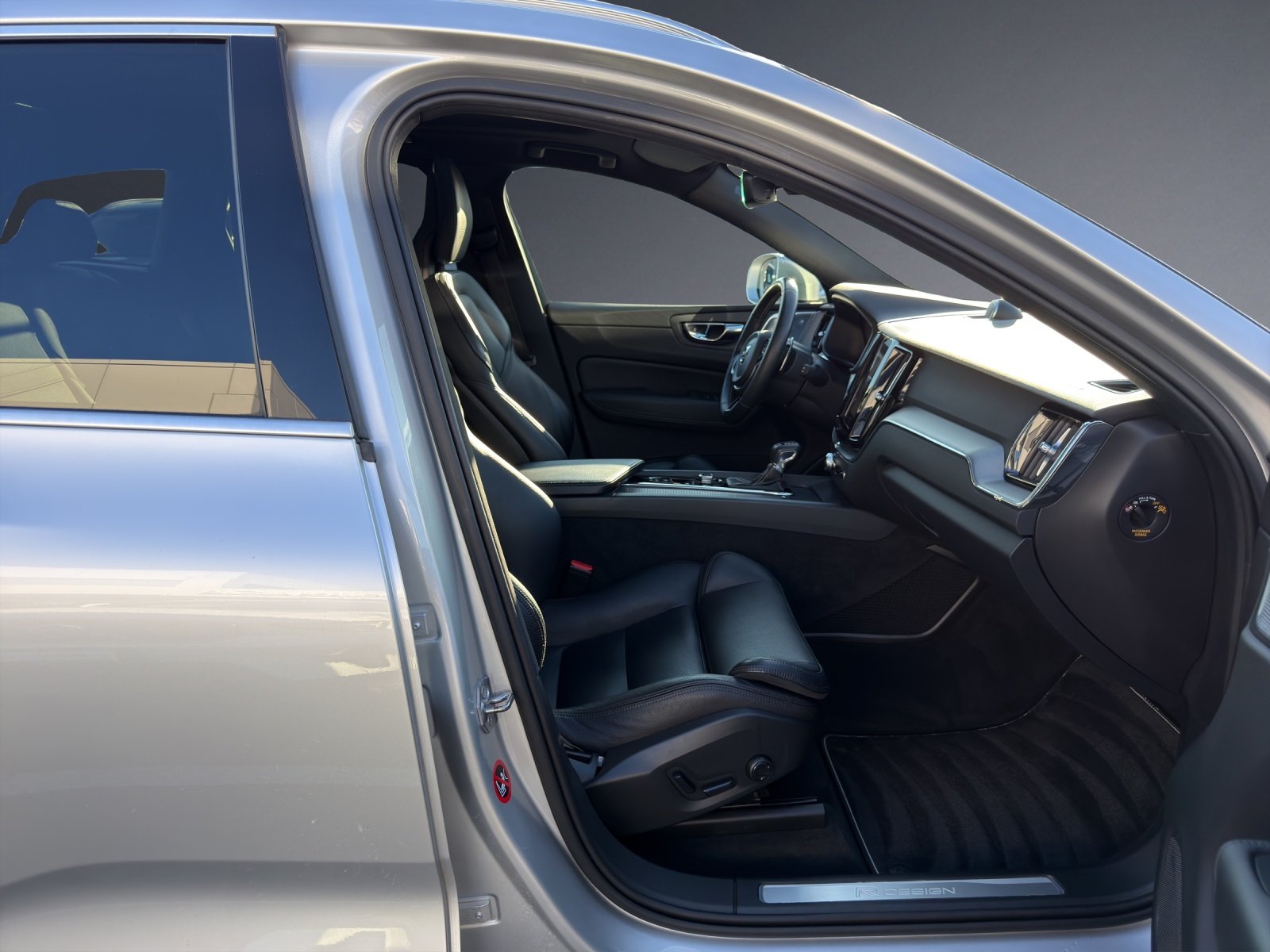 VOLVO XC60 D5 AWD R-Design Geartronic, Diesel, Occasion / Utilisé, Automatique - 7